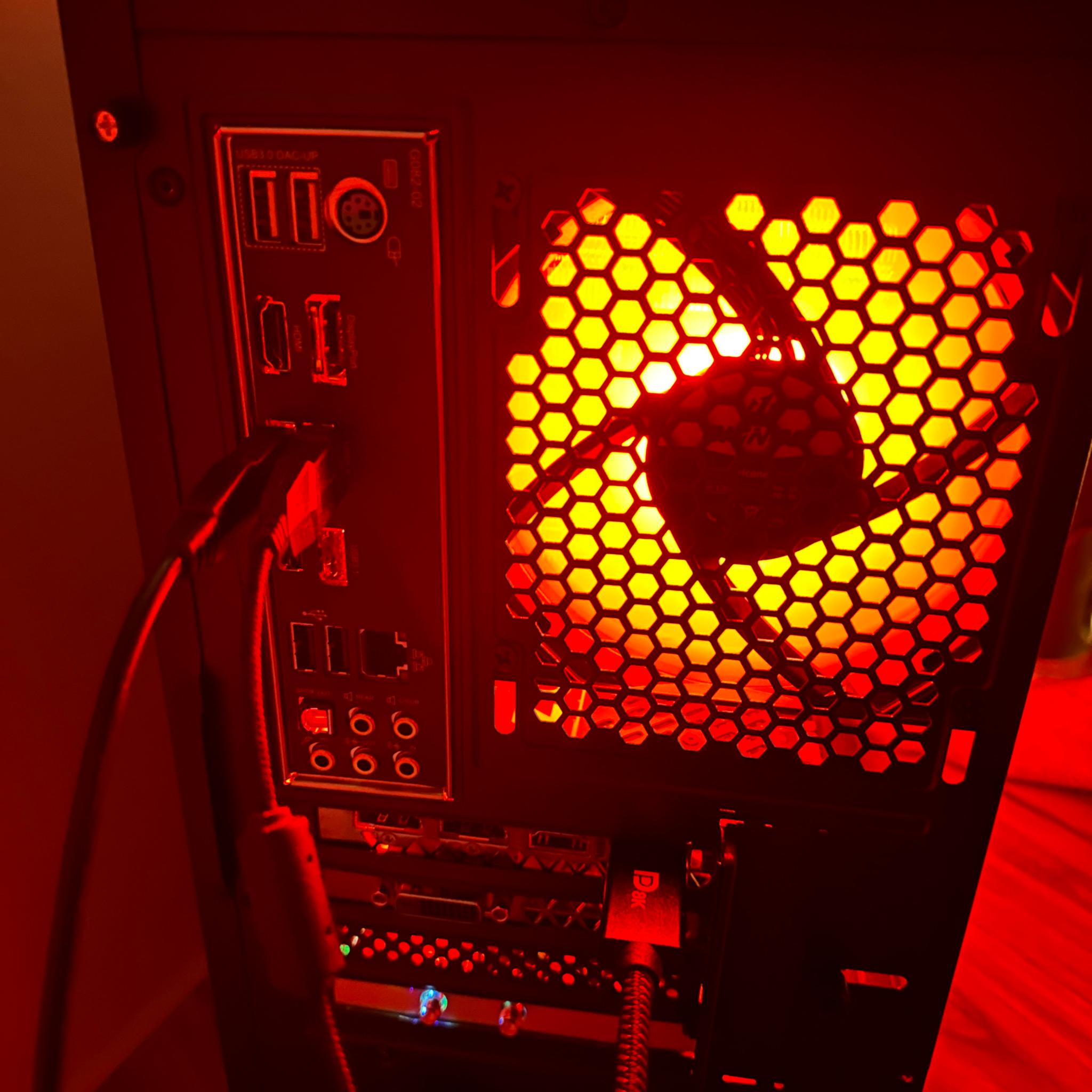 GTX 1070 | Core i7 7700k | 16GB DDR4 | 1.13TB | Windows 11