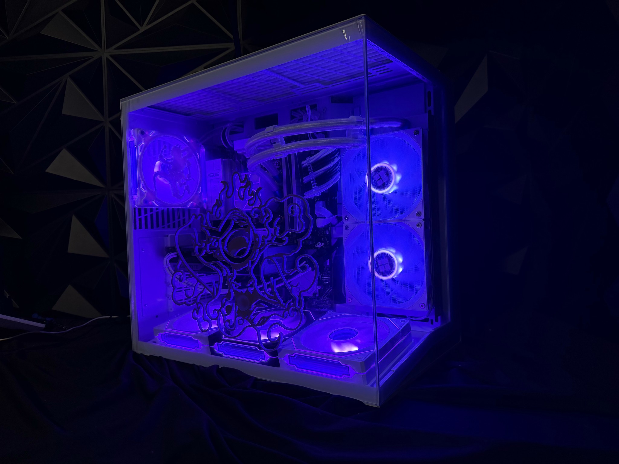 🏴‍☠️ Luffy Gear 5 🏴‍☠️ Ryzen 5 9600X|  RTX 5060| 32 GB DDR5| 1 TB NVMe