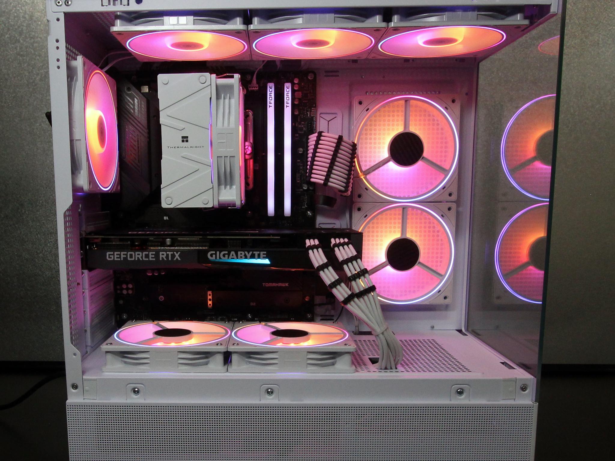 White Gaming PC / AMD Ryzen 5 7600X / RTX 3070 / 32GB / 1TB / Windows 10 Pro