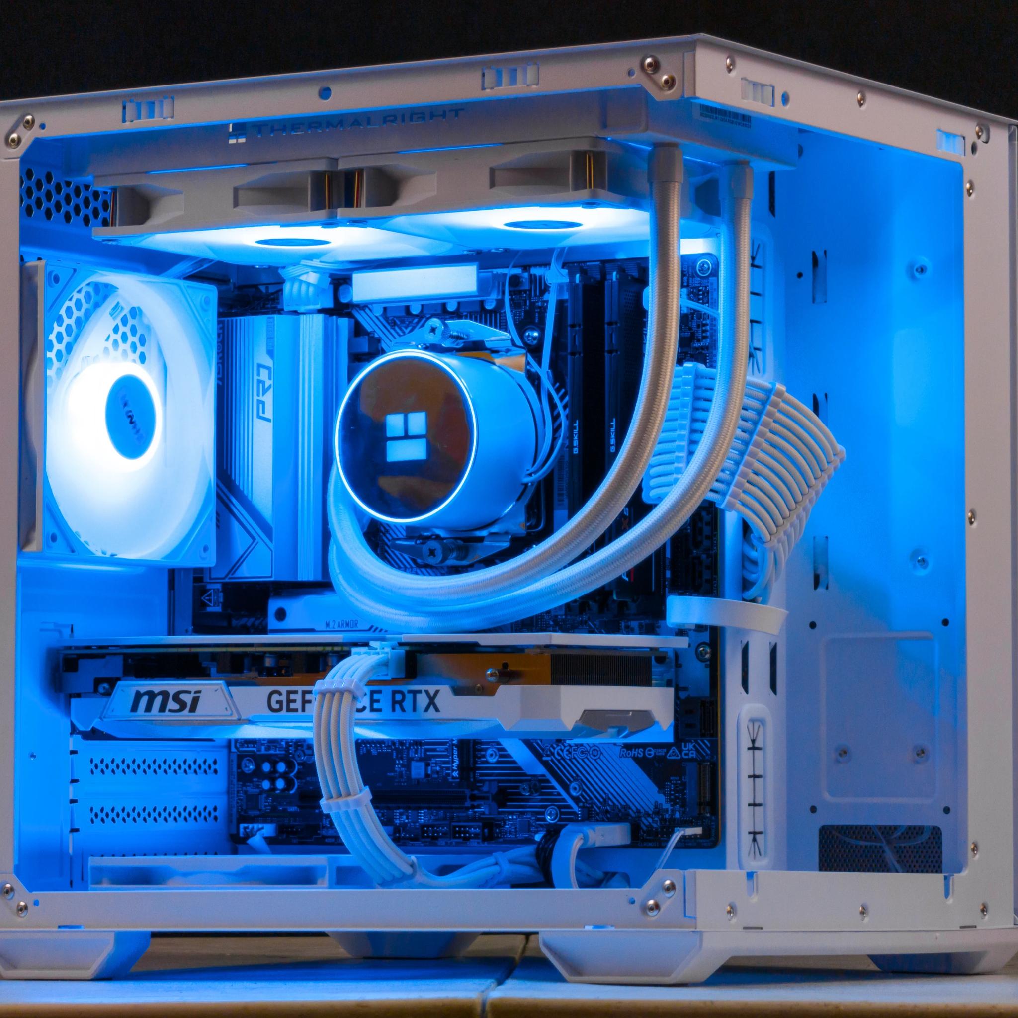 🤍🖤 RTX 4070 / Ryzen 5 7600X / 32GB Gaming PC 🖤🤍