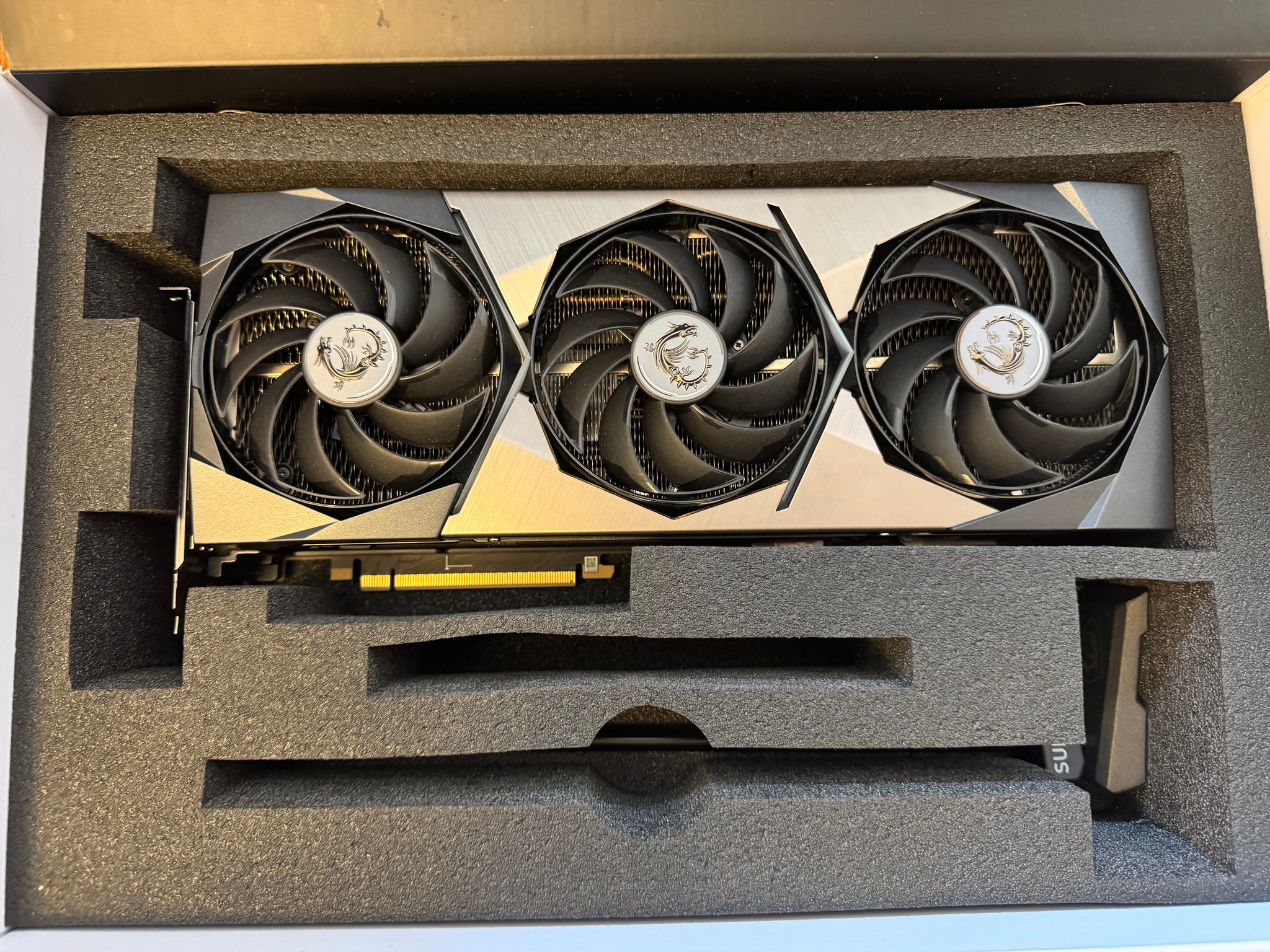 MSI GeForce RTX 3090 Ti SUPRIM 24G