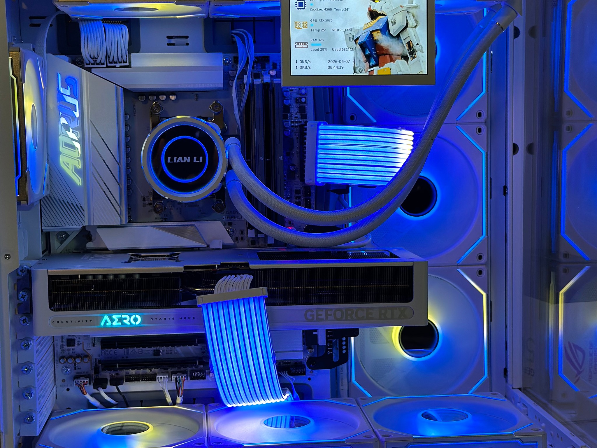 Premium white PC: RTX 5070 Aero, 7800X3D, 32GB DDR5 CL30, 1TB SSD,