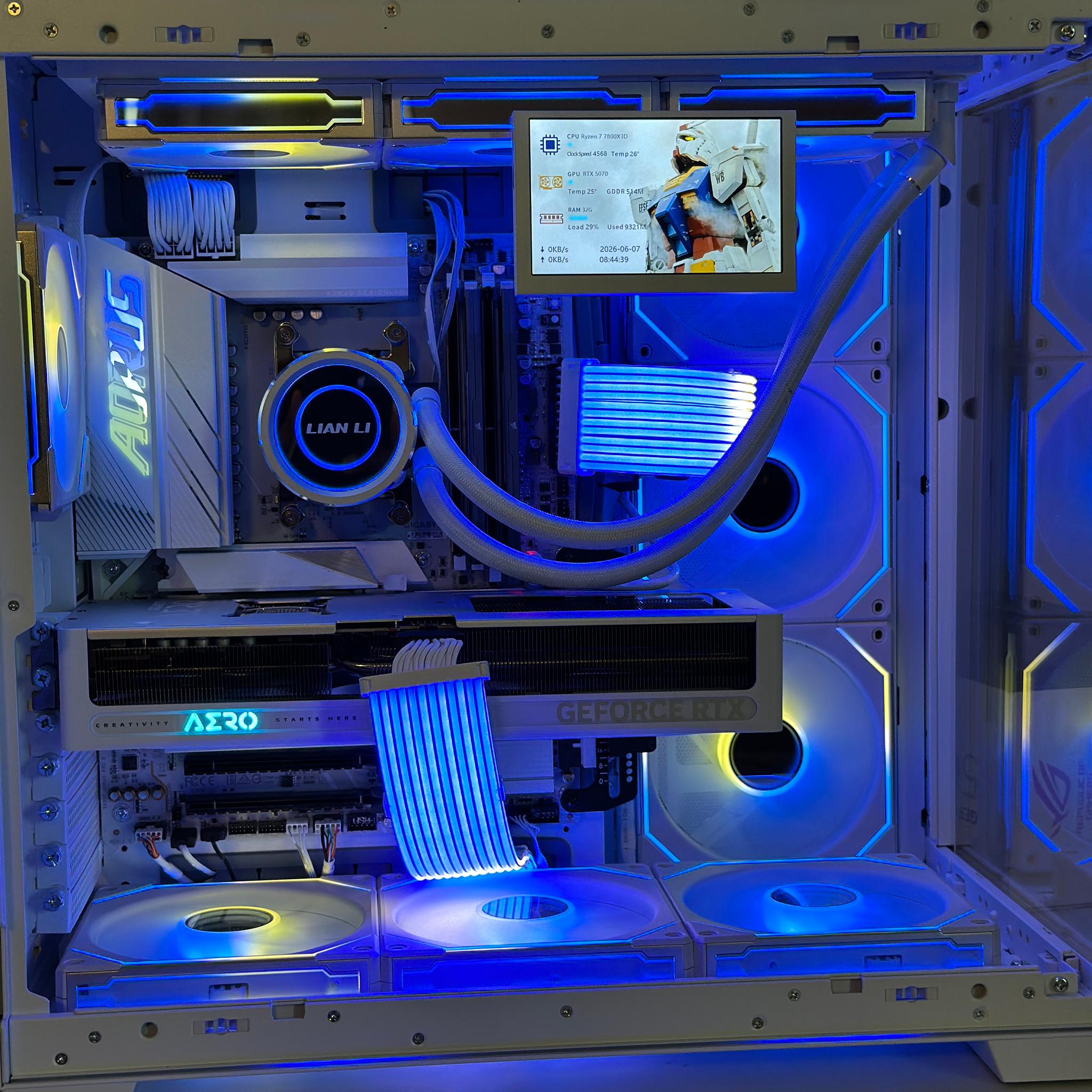 Premium white PC: RTX 5070 Aero, 7800X3D, 32GB DDR5 CL30, 1TB SSD,