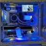 Premium white PC: RTX 5070 Aero, 7800X3D, 32GB DDR5 CL30, 1TB SSD,