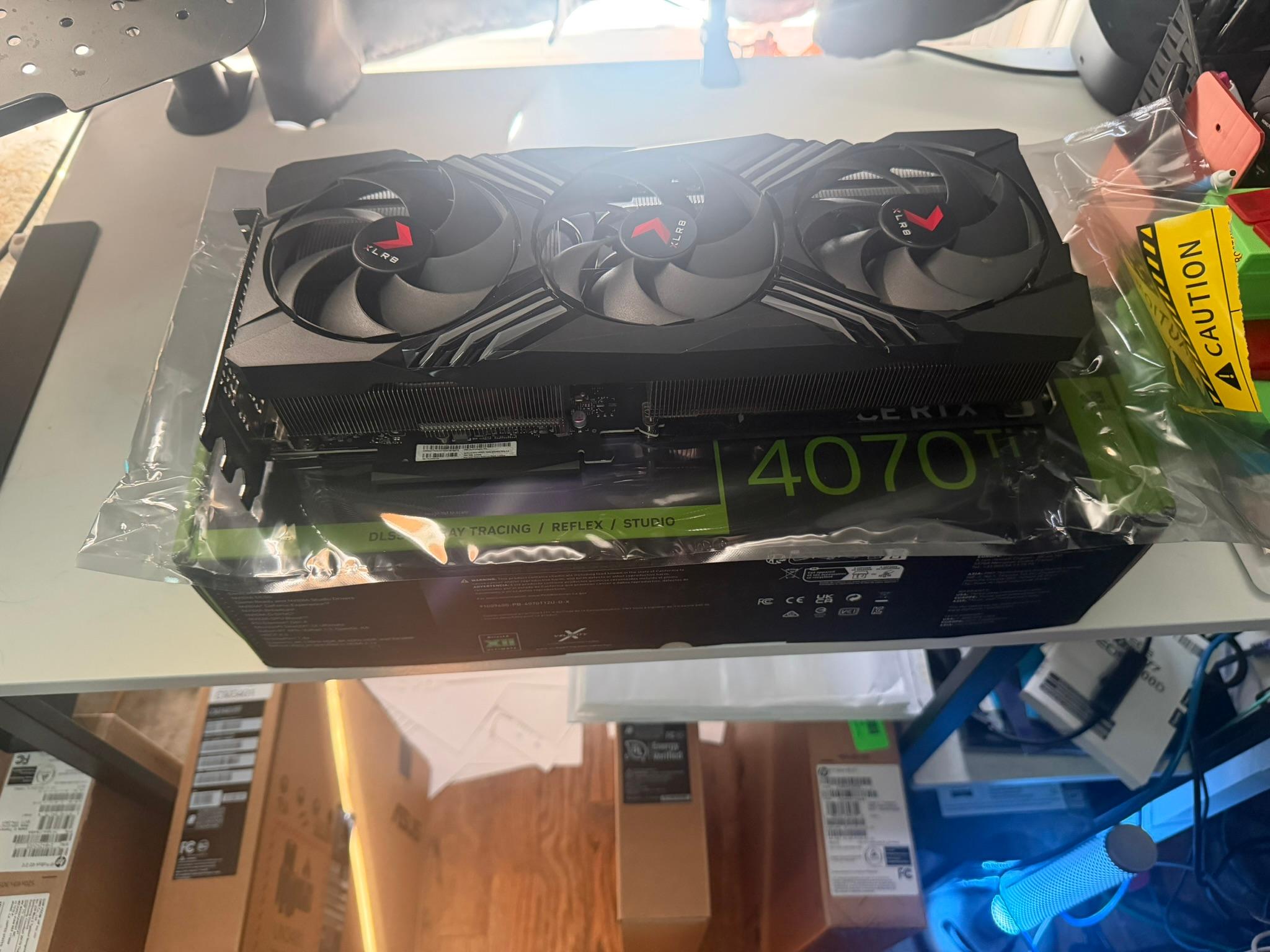 PNY XLR8 Gaming VERTO EPIC-X RGB GeForce RTX 4070 Ti