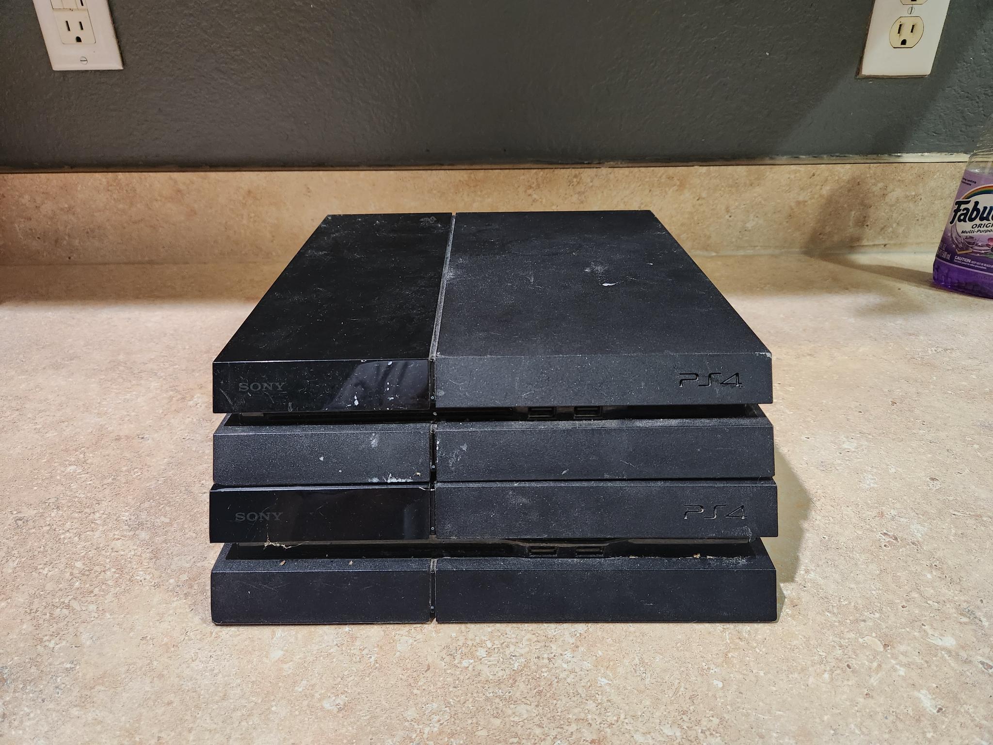 *PARTS/REPAIR* LOT OF 2 PS4 CONSOLES