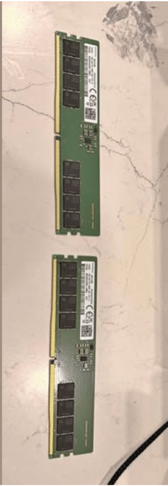 Samsung 32GB 2Rx16 PC5-5600 DIMM DDR5-44800 Non-ECC 288-Pin Desktop Memory RAM