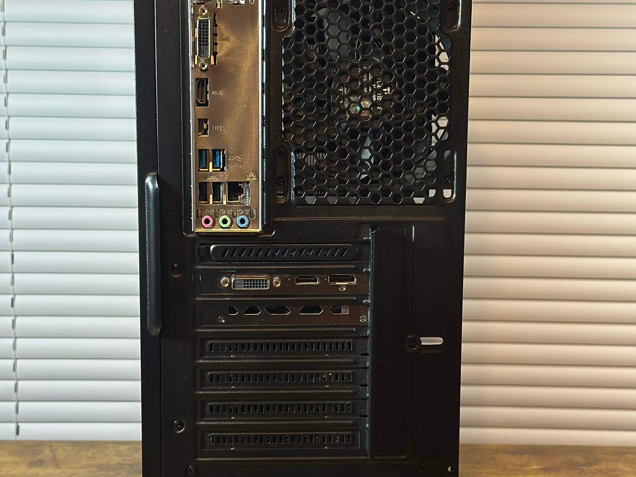 GTX 1660S 6GB | Intel i7 6700 | 16GB DDR4 | 1.2TB Storage | Win11 | WIFI | 1080P Budget Gaming PC