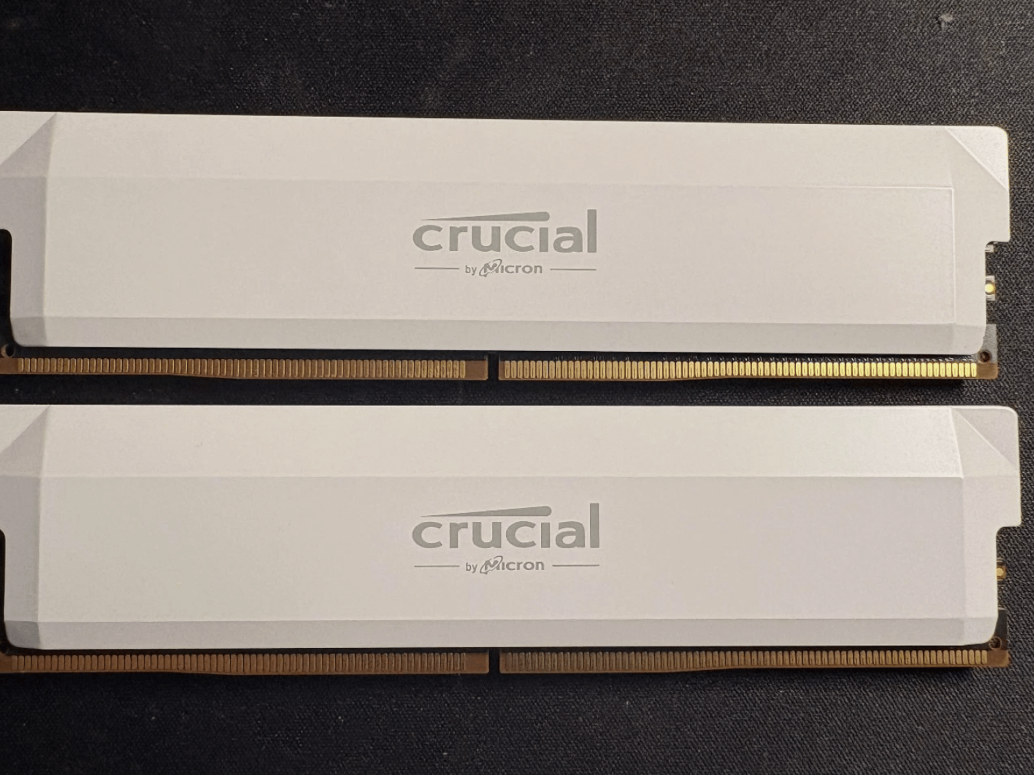 White 32 Gb 2 sticks