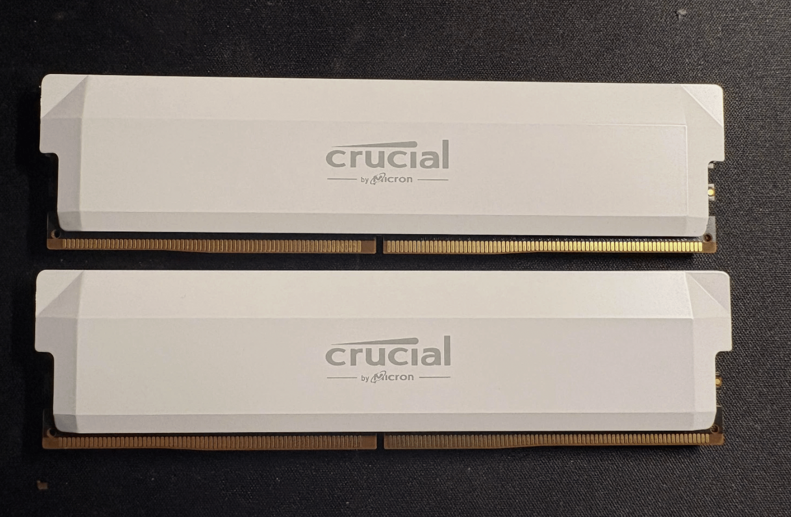 White 32 Gb 2 sticks