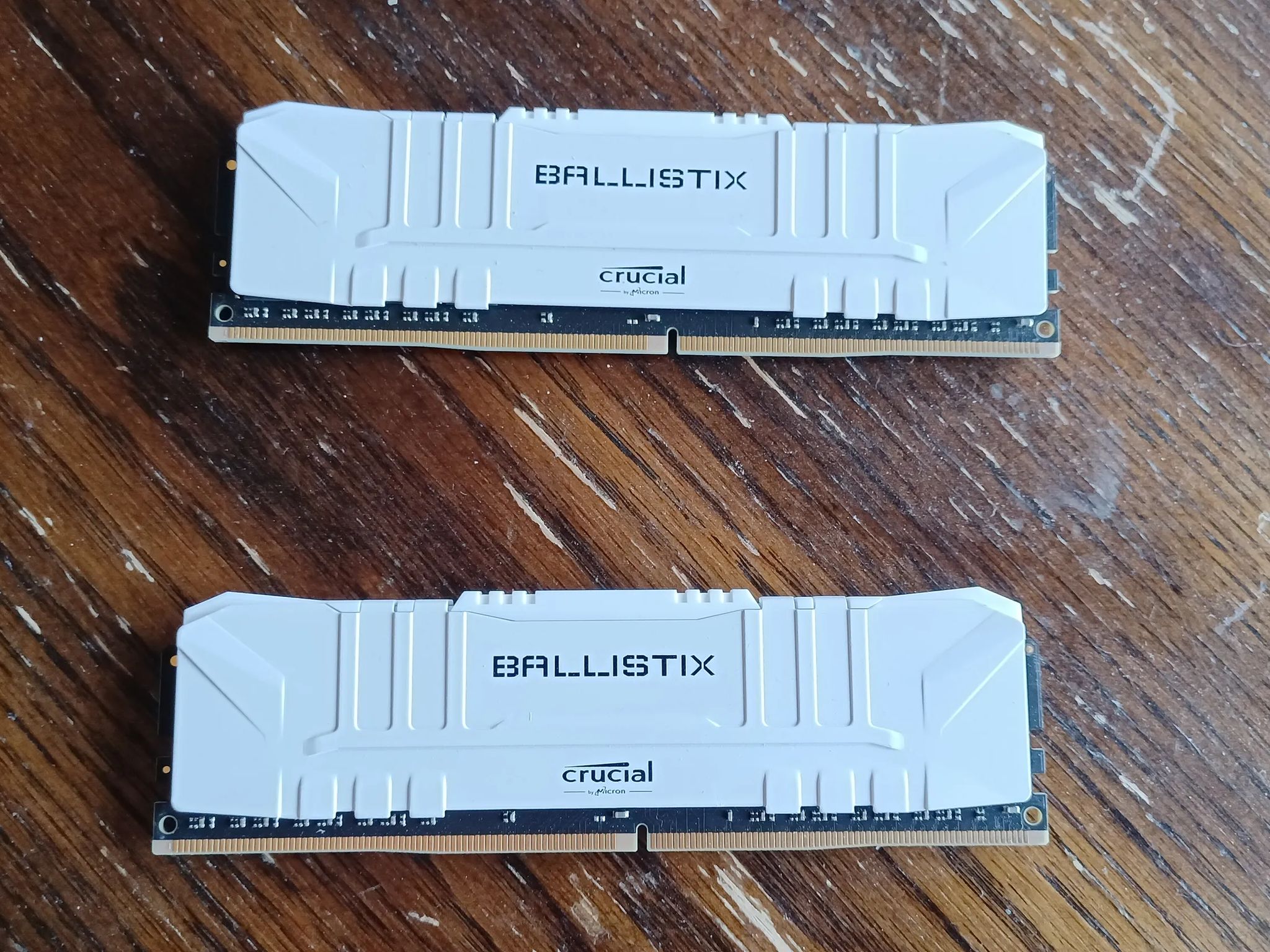 (WHITE) Crucial Ballistix 2666 MHz DDR4 DRAM Desktop Gaming Memory Kit 16GB (8GBx2)