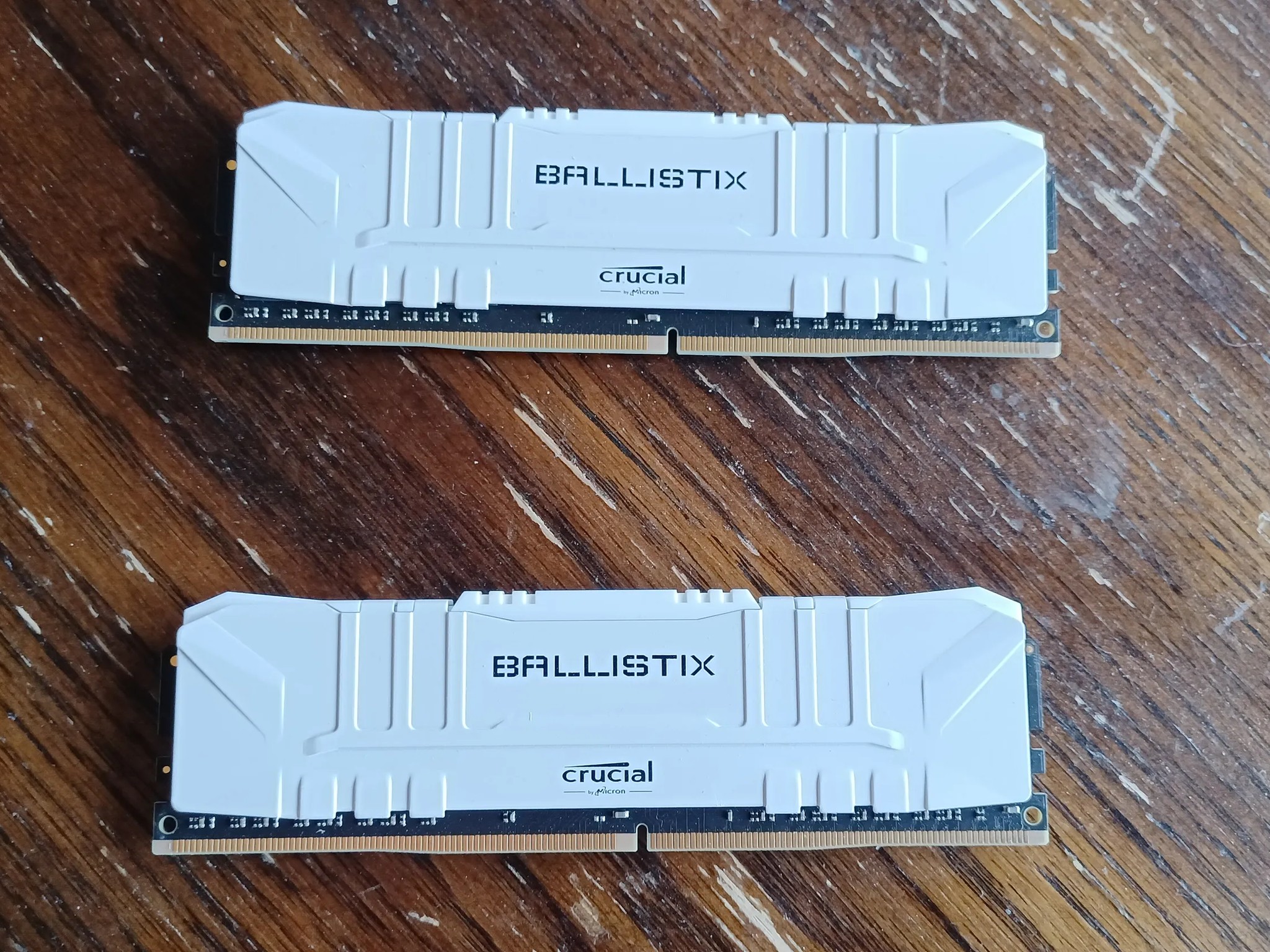 (WHITE) Crucial Ballistix 2666 MHz DDR4 DRAM Desktop Gaming Memory Kit 16GB (8GBx2)