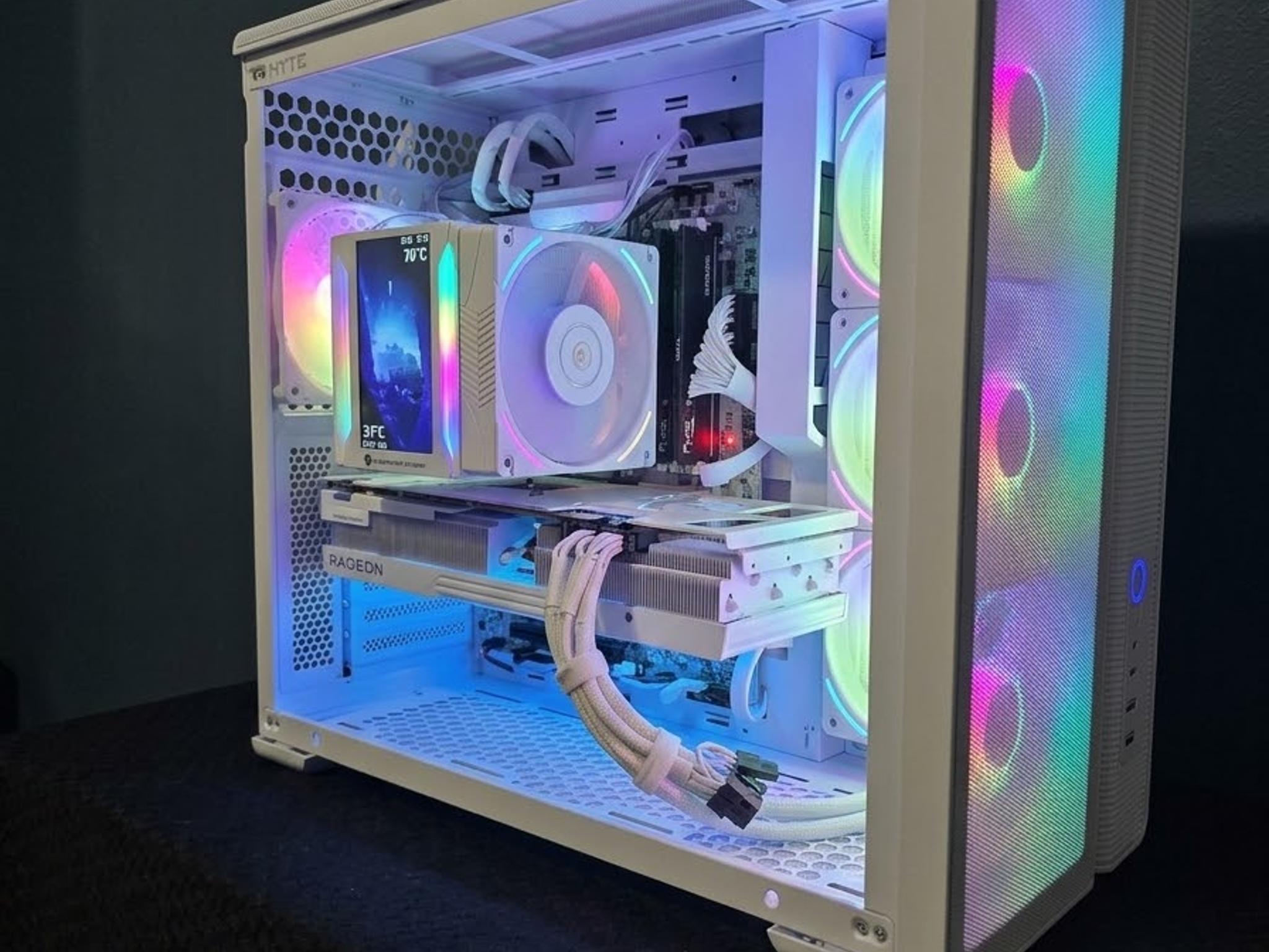 Radeon RX 7900 XT Custom Gaming PC - Ryzen 7 9700X