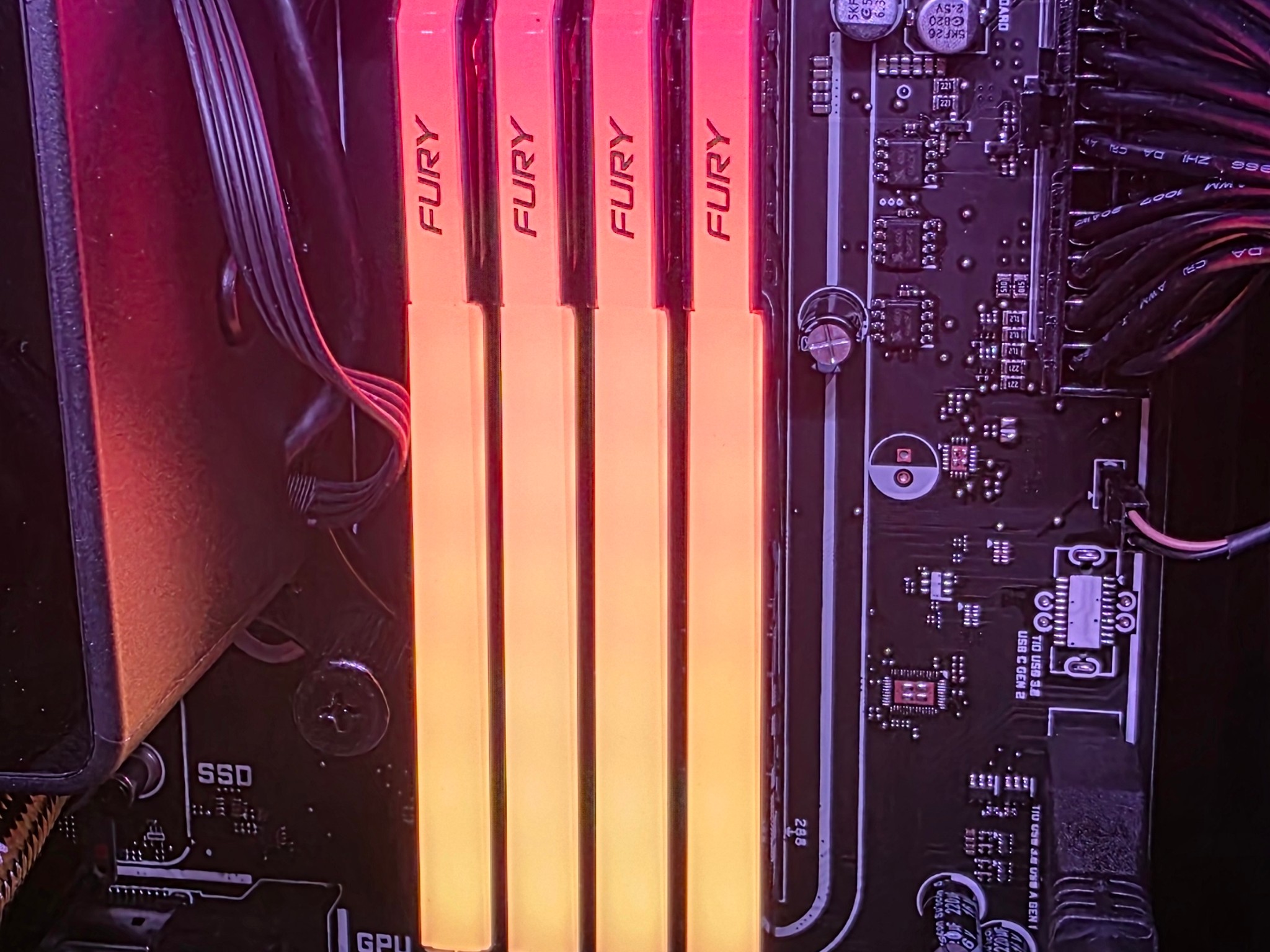 64GB DDR5 6000MHZ (16Gx4) - Kingston Fury RGB