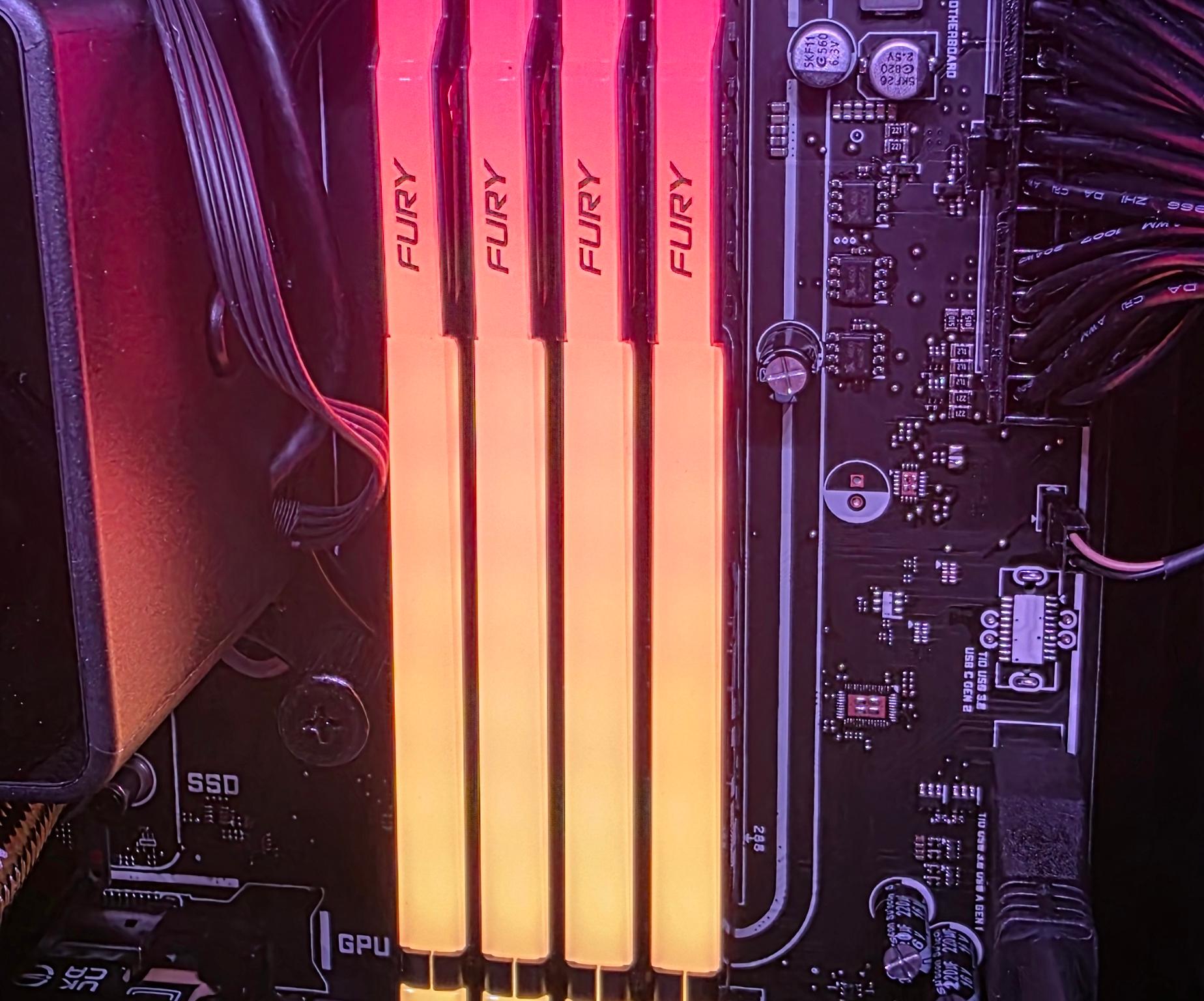 64GB DDR5 6000MHZ (16Gx4) - Kingston Fury RGB