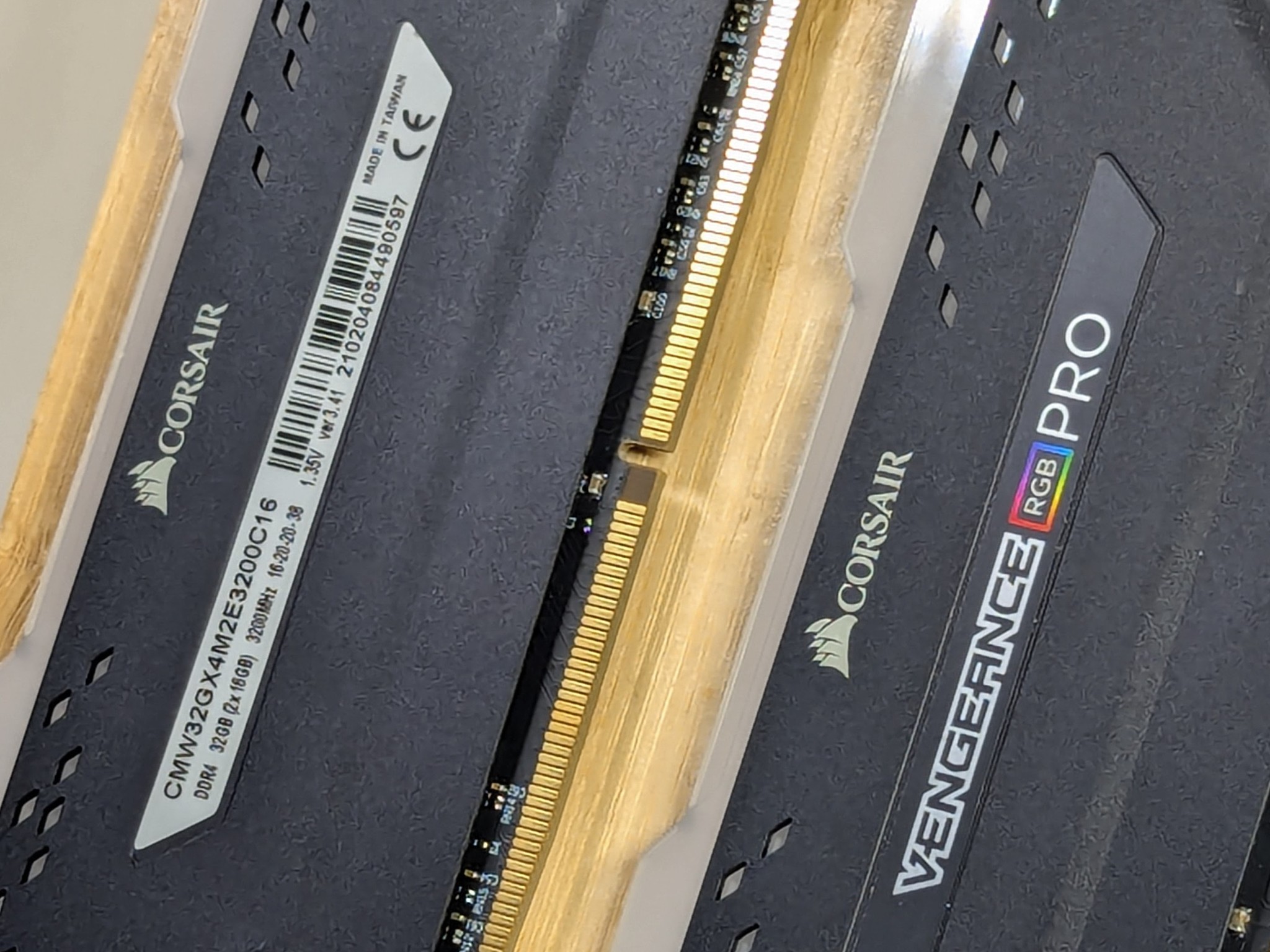 Corsair Vengeance RGB Pro 32 GB (2 x 16 GB) DDR4-3200 CL16
