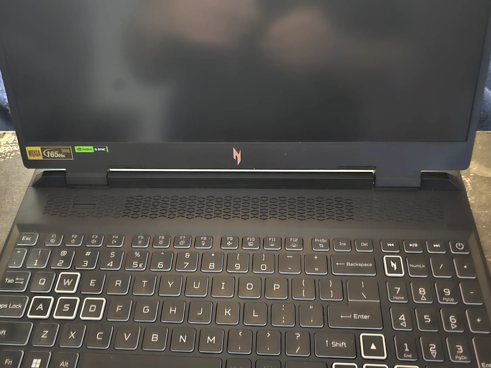 ACER NITRO 16 AMD RYZEN 9 7940HS, NVIDIA 4070 LAPTOP 8 GB RAM, SCREEN HAS SOME BAD PIXELS