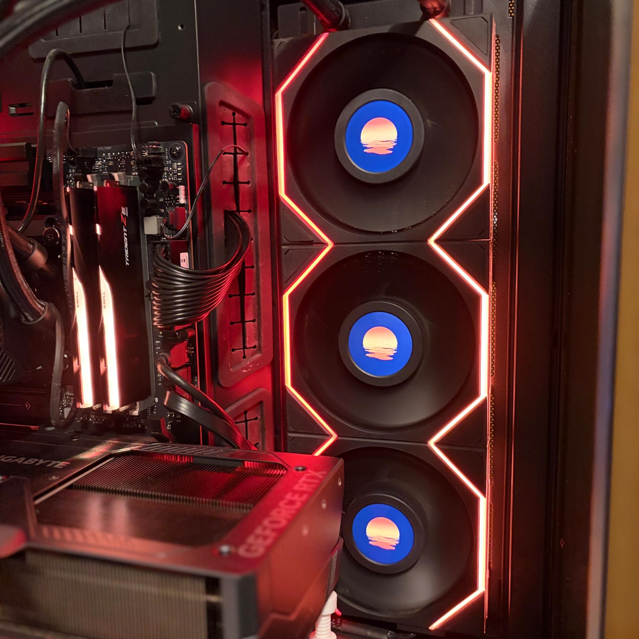 High‑End Gaming PC – RTX 5080 / 7950X / LCD Fans