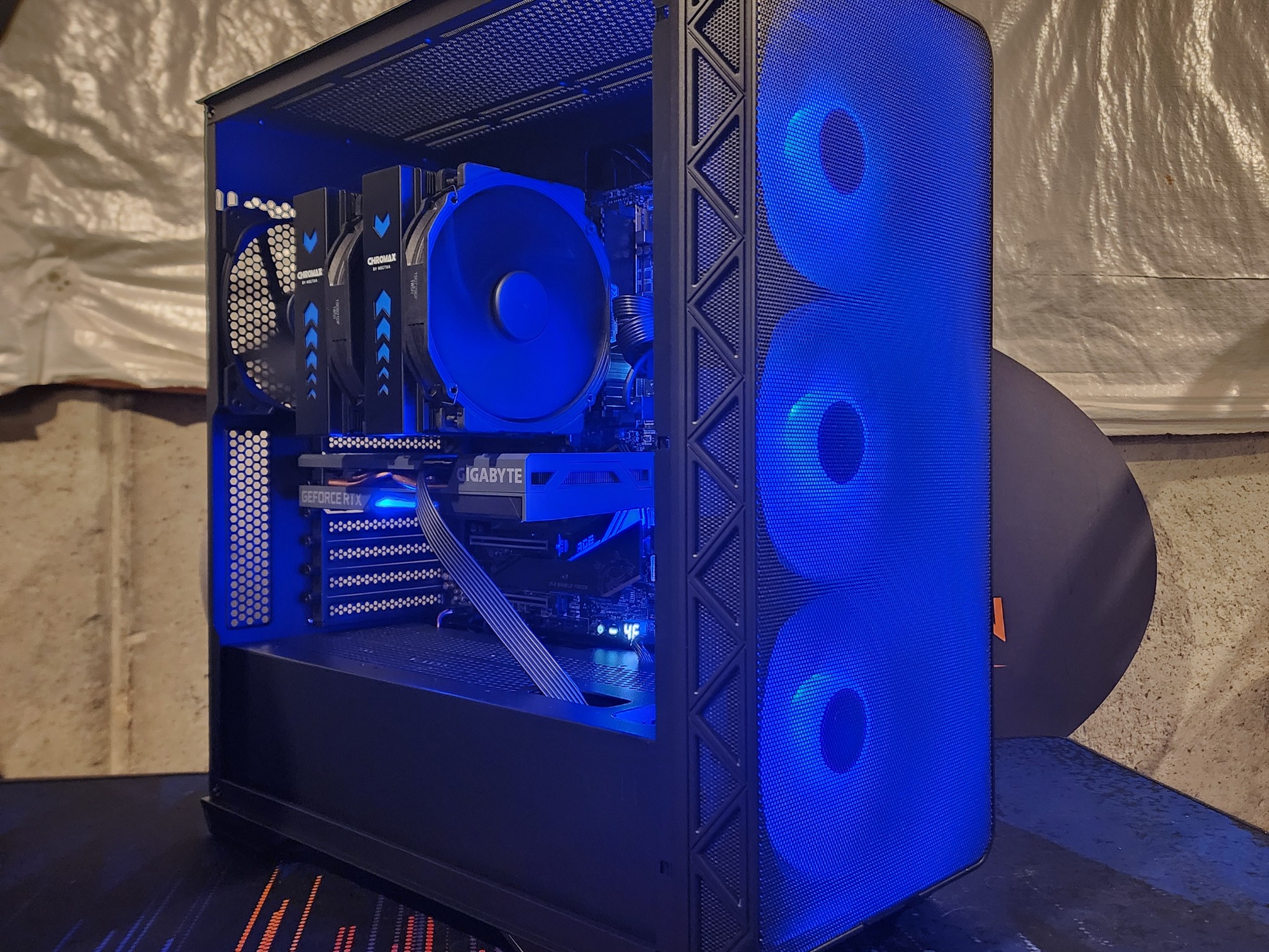 Nvidia RTX 3060 Ti / i7-10700K / 16GB DDR4 RAM / 1TB NVMe