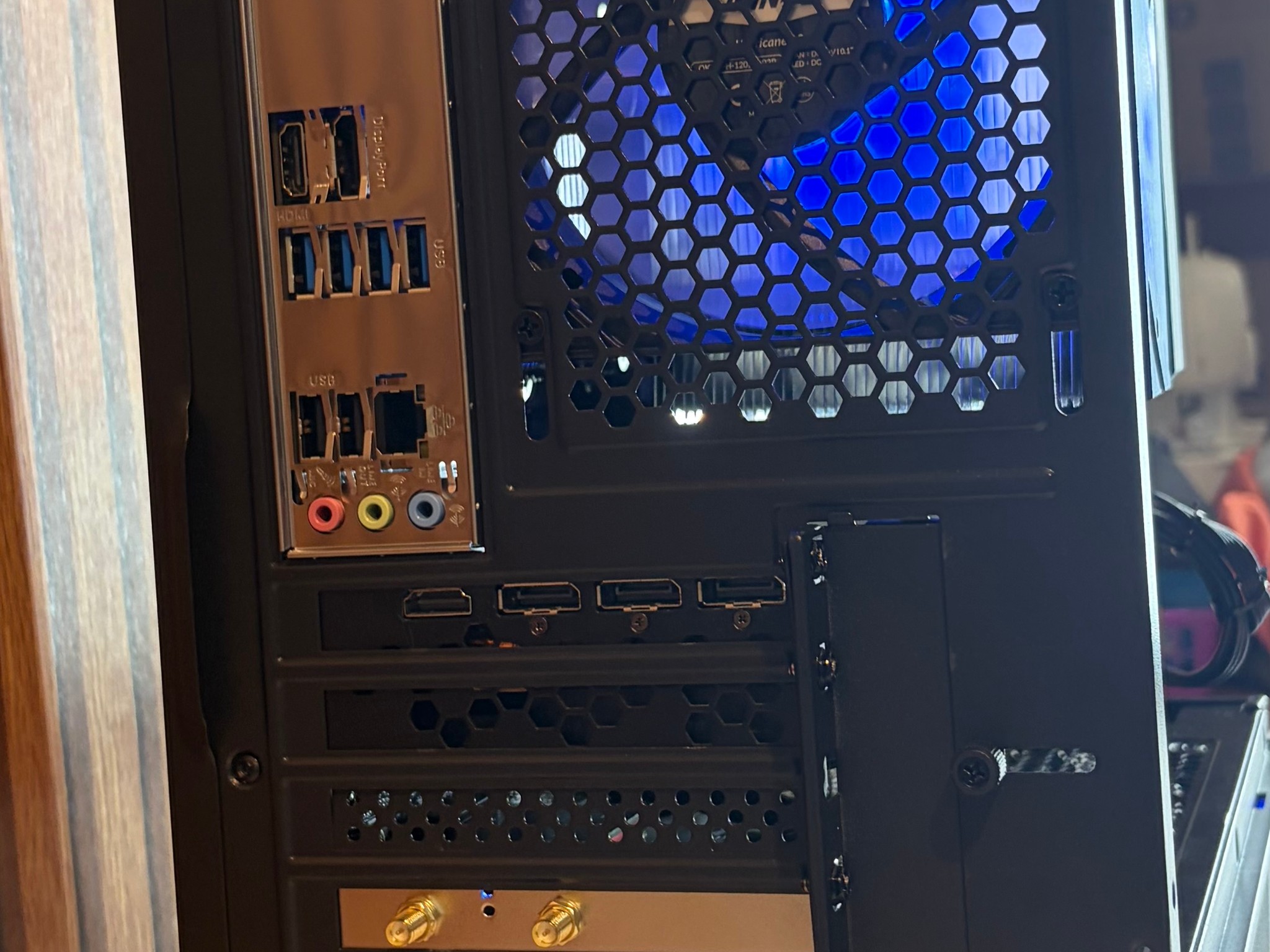 RTX 3070 | RYZEN 5 5500 | 16GB DDR4 | 500GB SSD | 650W