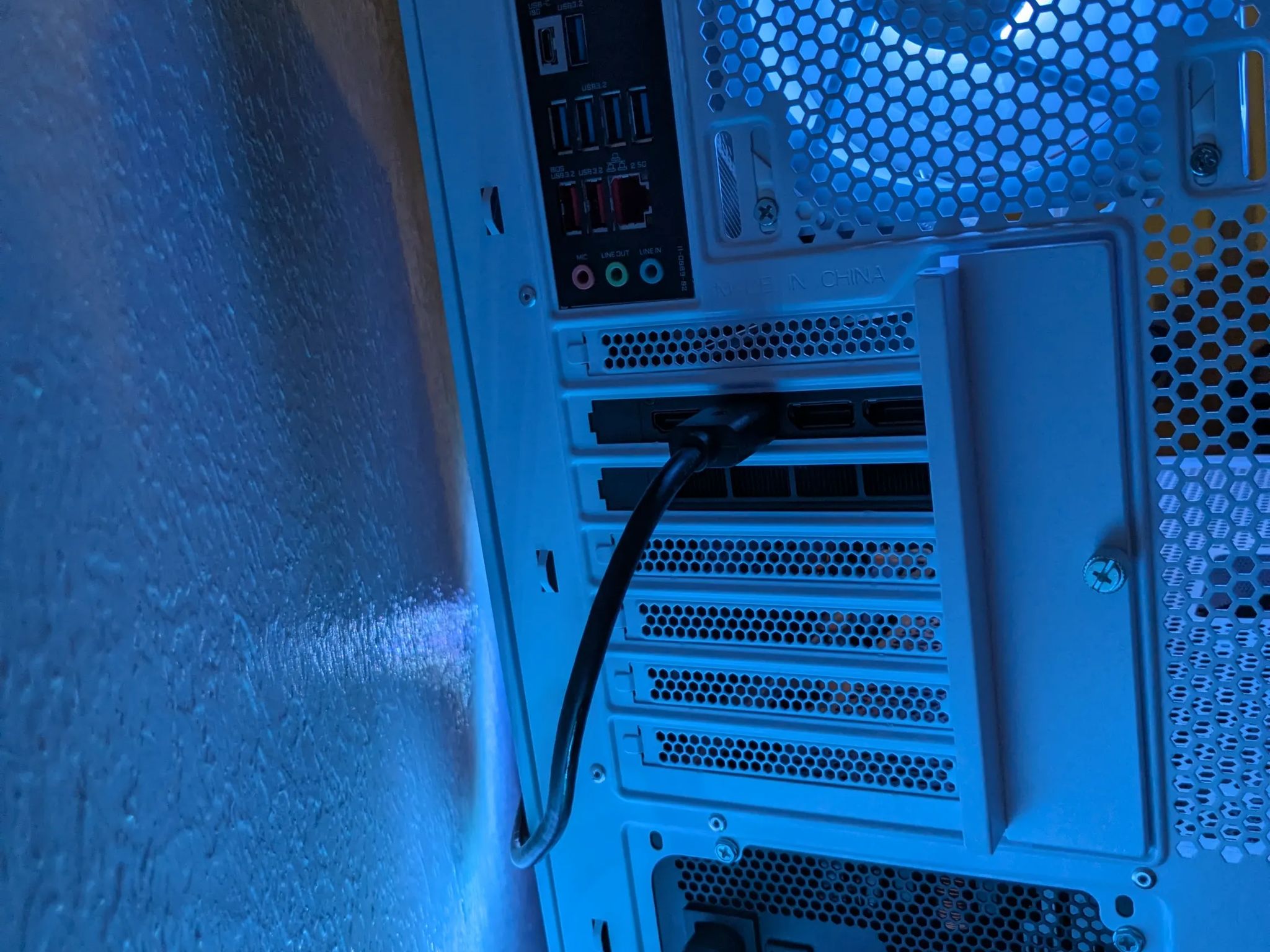 RTX 5070, Ryzen 5 7600, 32 GB DDR5 6000, 1 TB NVME SSD