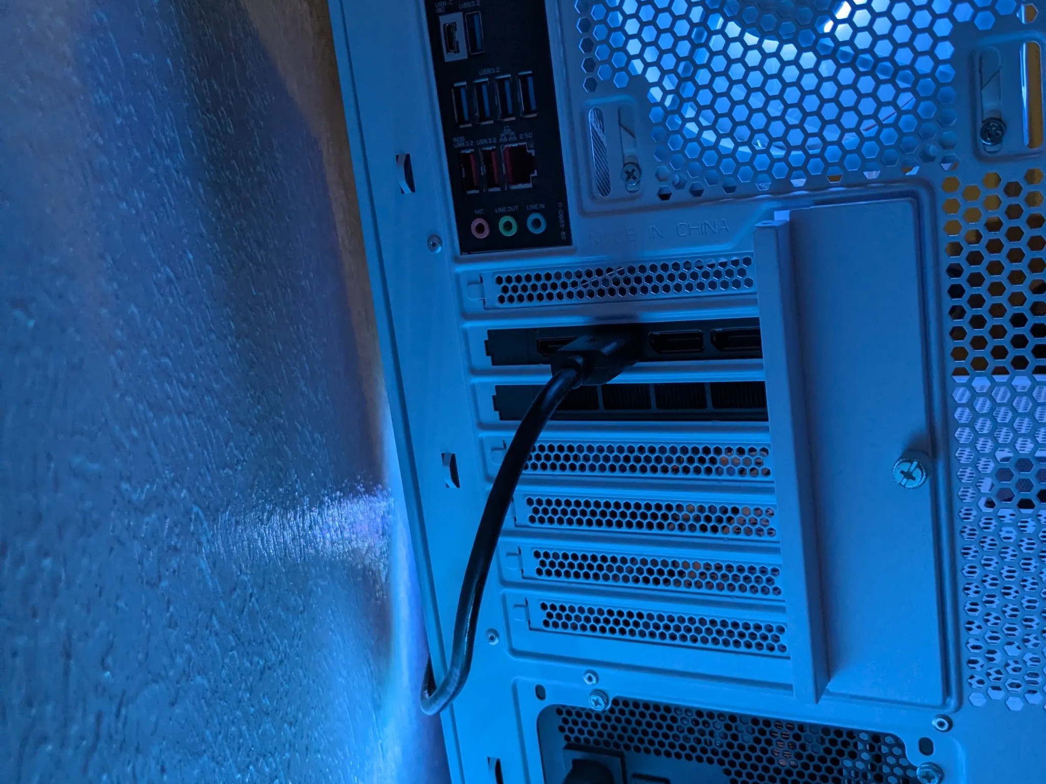 RTX 5070, Ryzen 5 7600, 32 GB DDR5 6000, 1 TB NVME SSD
