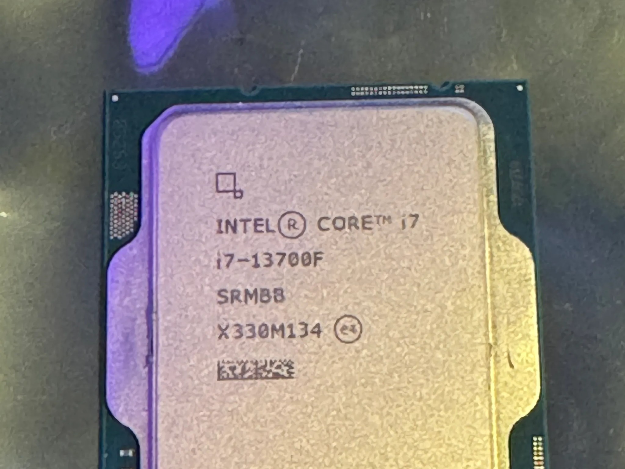 Intel Core i7-13700F 16 cores (8 P-cores + 8 E-cores) 30MB Cache, up to 5.2 GHz