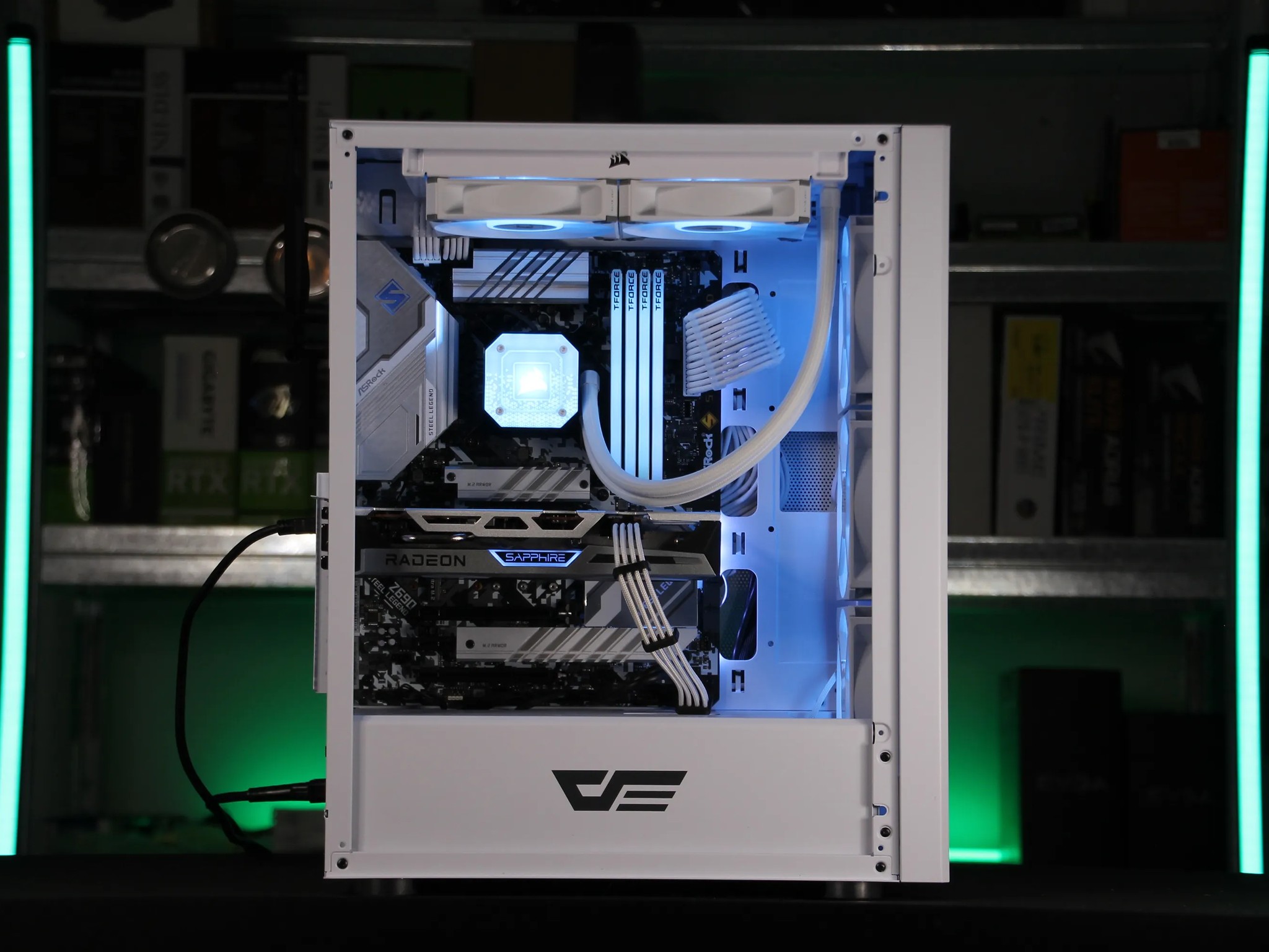 𝘾𝙊𝙈𝙀𝙏 // Intel Core i5-13400F, RX 6600 XT // Mid-range Gaming PC