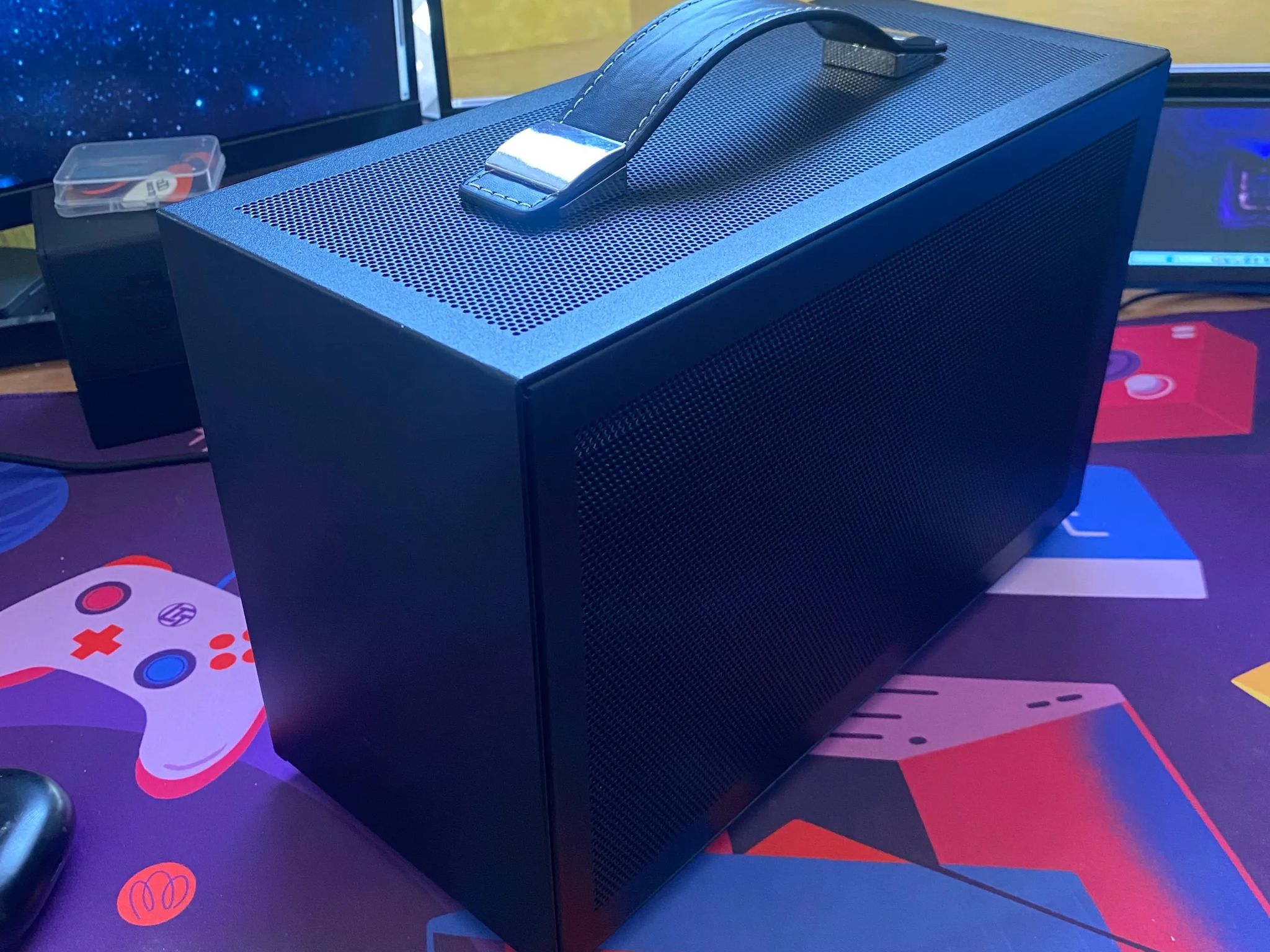 Mobile PC - RX 6800 XT | Ryzen 7 5700X3D | 1TB M.2 SSD | 32GB DDR4 | 850W Gold PSU