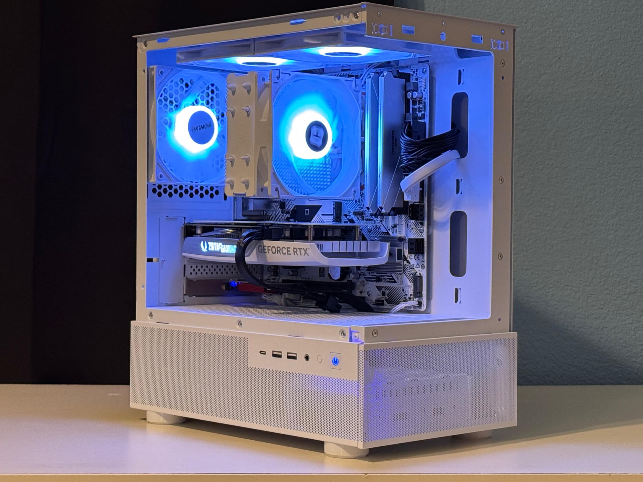 ⬜Whiteout⬜ Ryzen 5 5600 | RTX 4060 8GB White | 16GB Ram 3200mhz | 1TB nVME SSD | Win11 Pro + Wifi