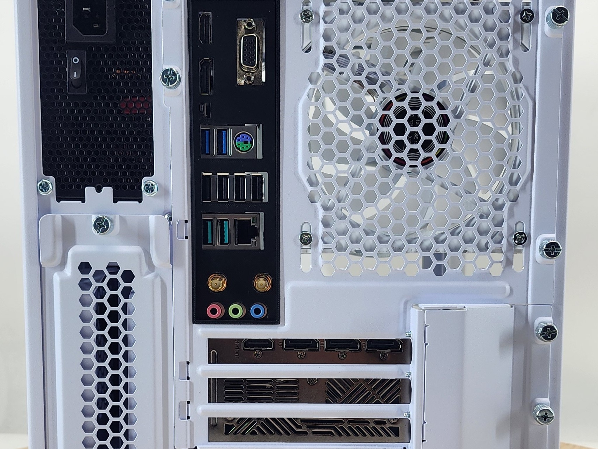 Gaming PC Ryzen 7 7800X3D 32GB RAM 2TB SSD RTX 5070 Ti 16GB Windows 11 Computer