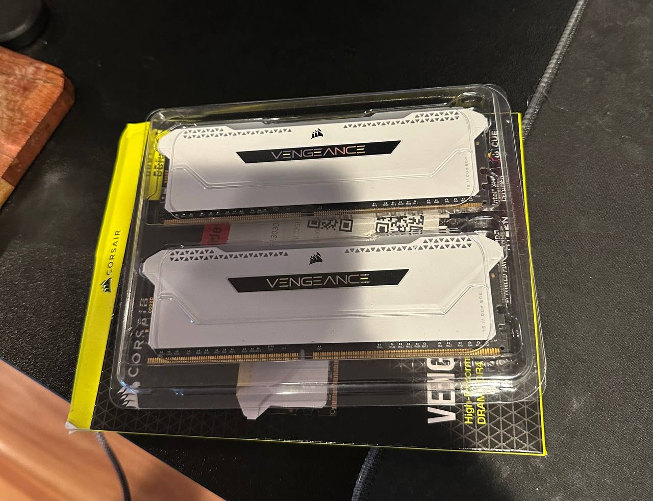 CORSAIR - VENGEANCE RGB PRO SL 32GB (2x16GB) DDR4 3600MHz C18 UDIMM Desktop Memory - White