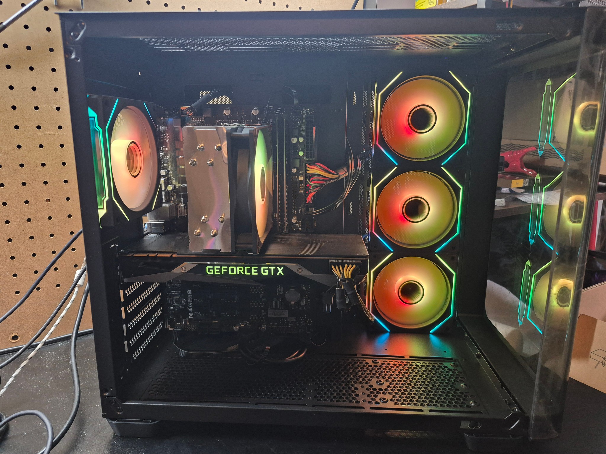 Curved Glass! i7-8700, GTX 1080 Ti, 32GB DDR4, 500GB SSD, Win11, WiFi