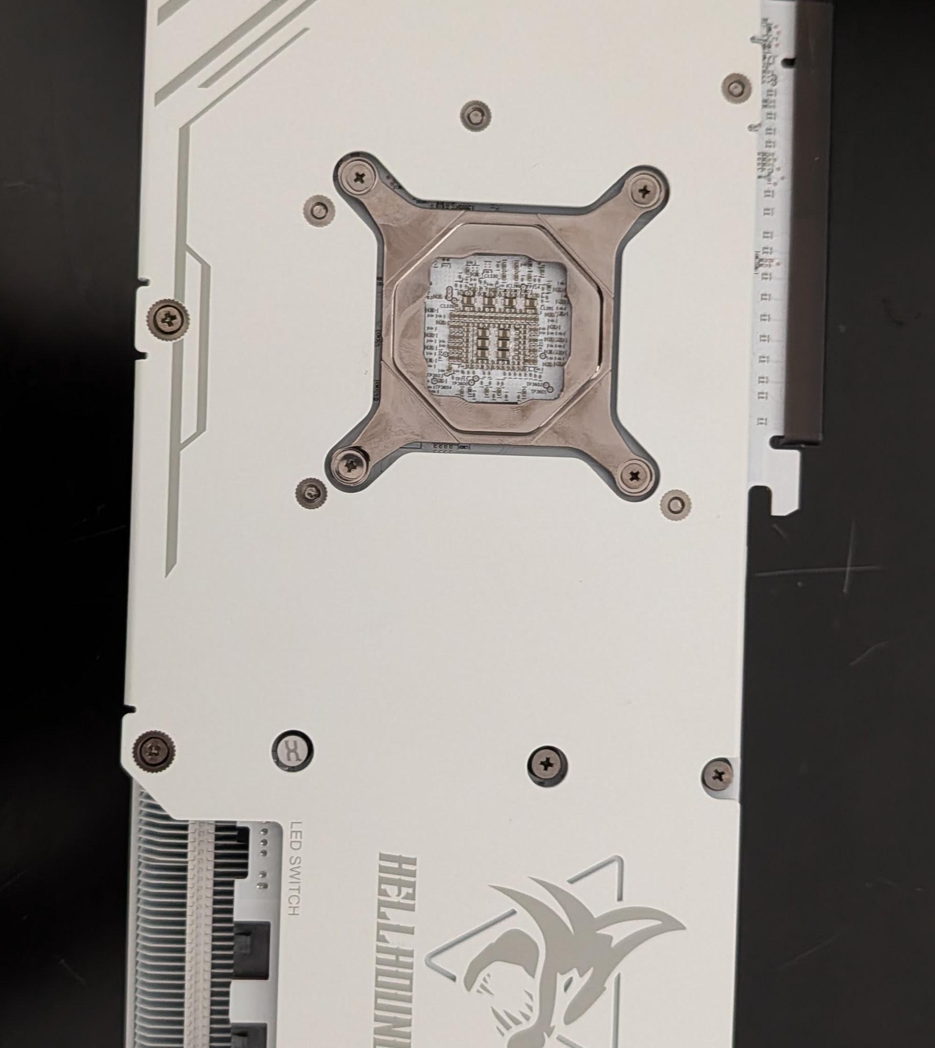 Powercolor hellhound RX 7800 XT white