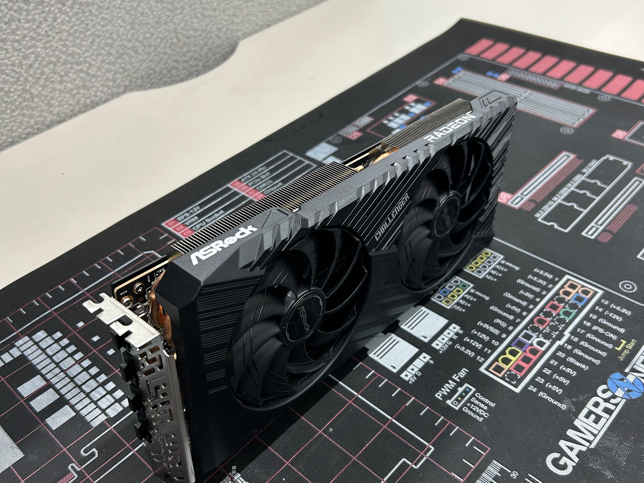 Asrock Challanger RX 7700 XT OC 12GB