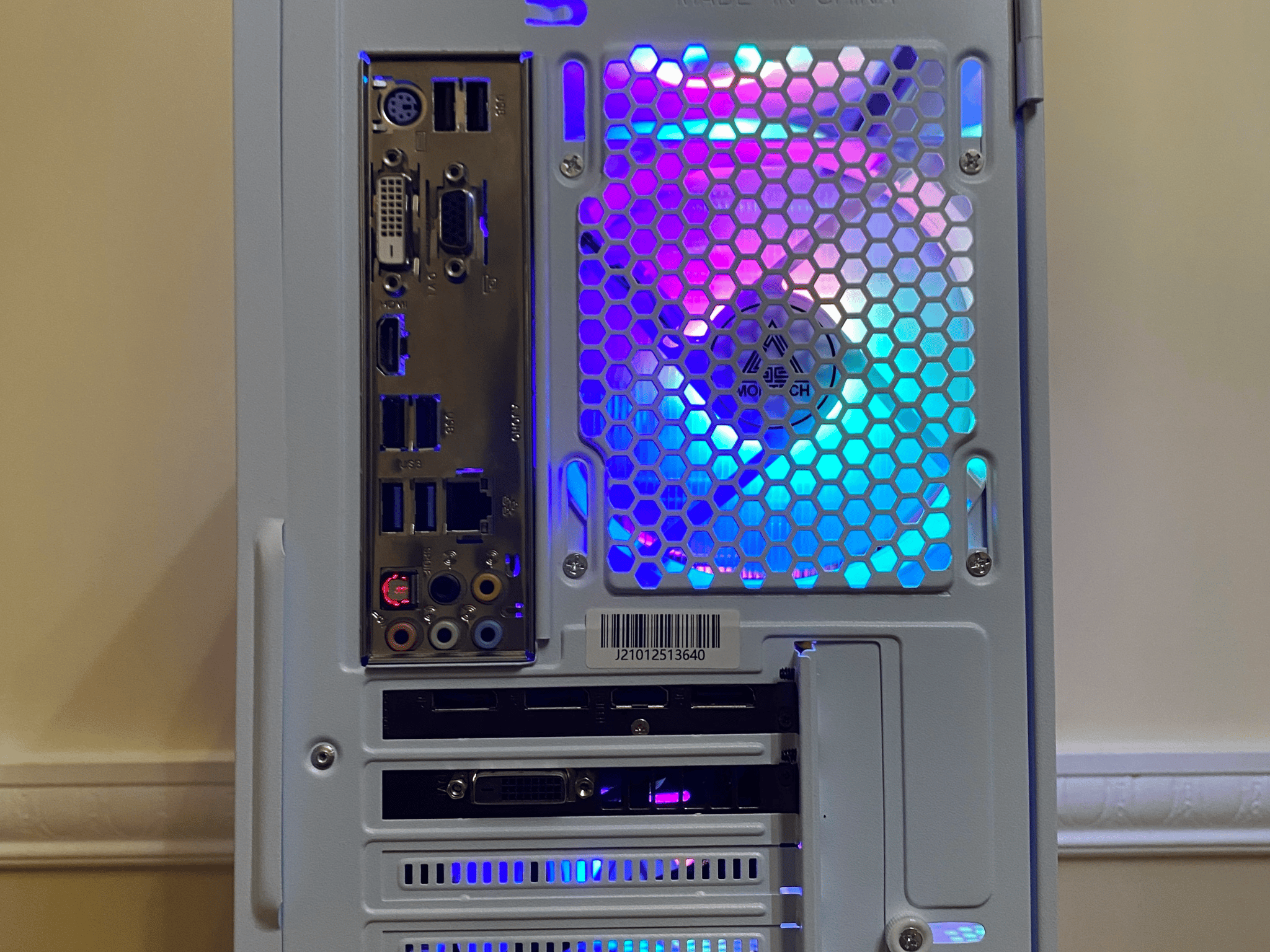 Midrange Gaming PC with Intel Core i7-4770 and Radeon R9 390