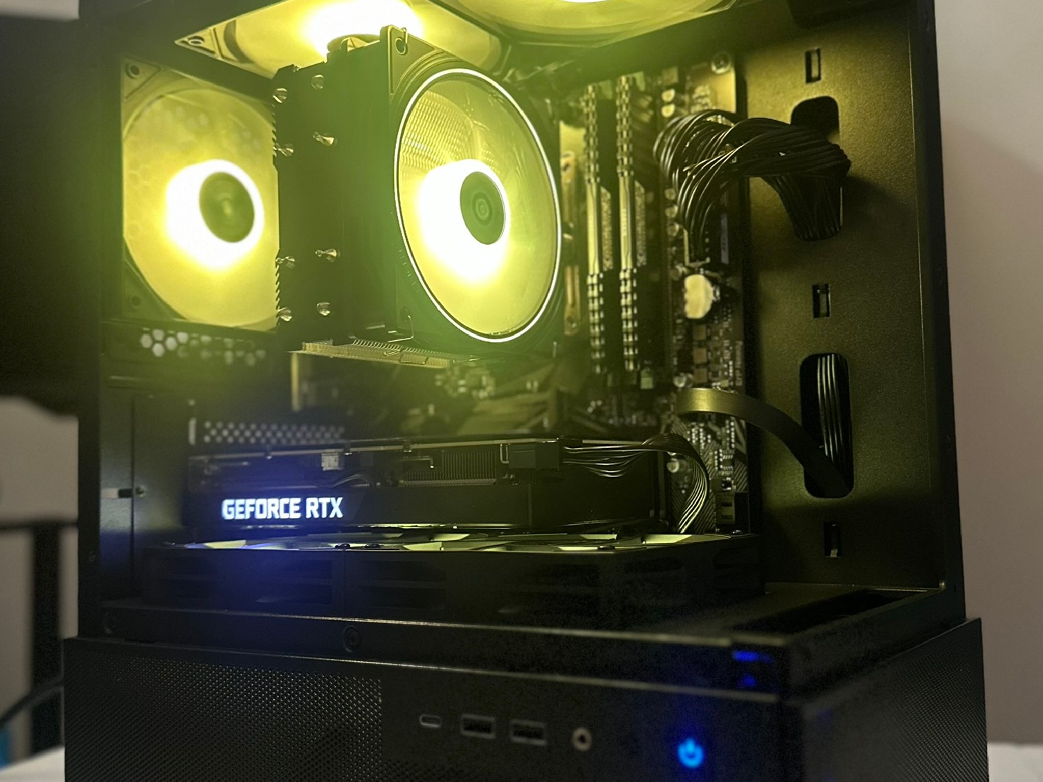 Ryzen 5 5500 / RTX 3060 Ti / 512GB NVME / 16GB RAM