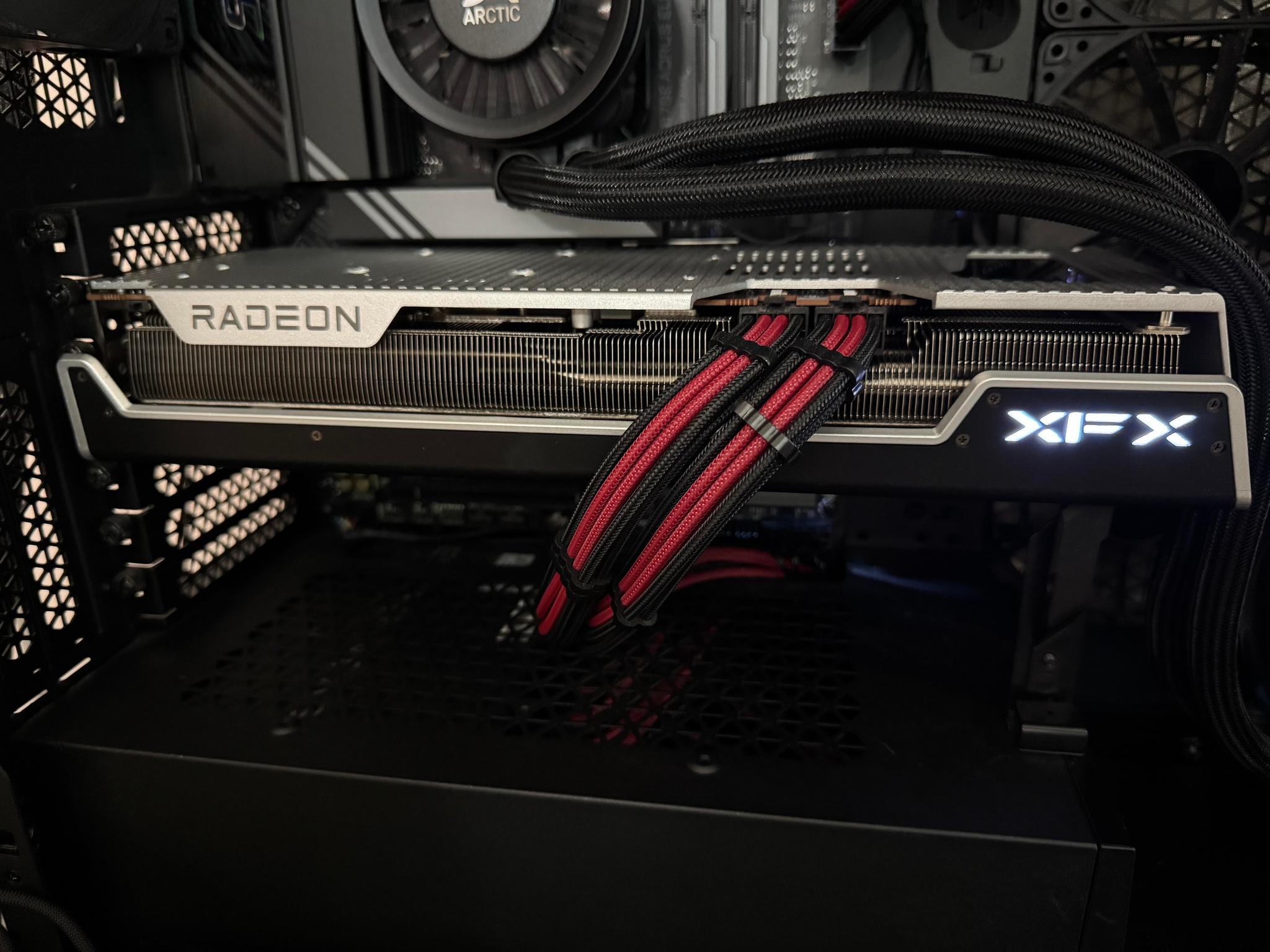 Used - XFX Speedster MERC 319 Radeon™ RX 7800 XT BLACK Edition