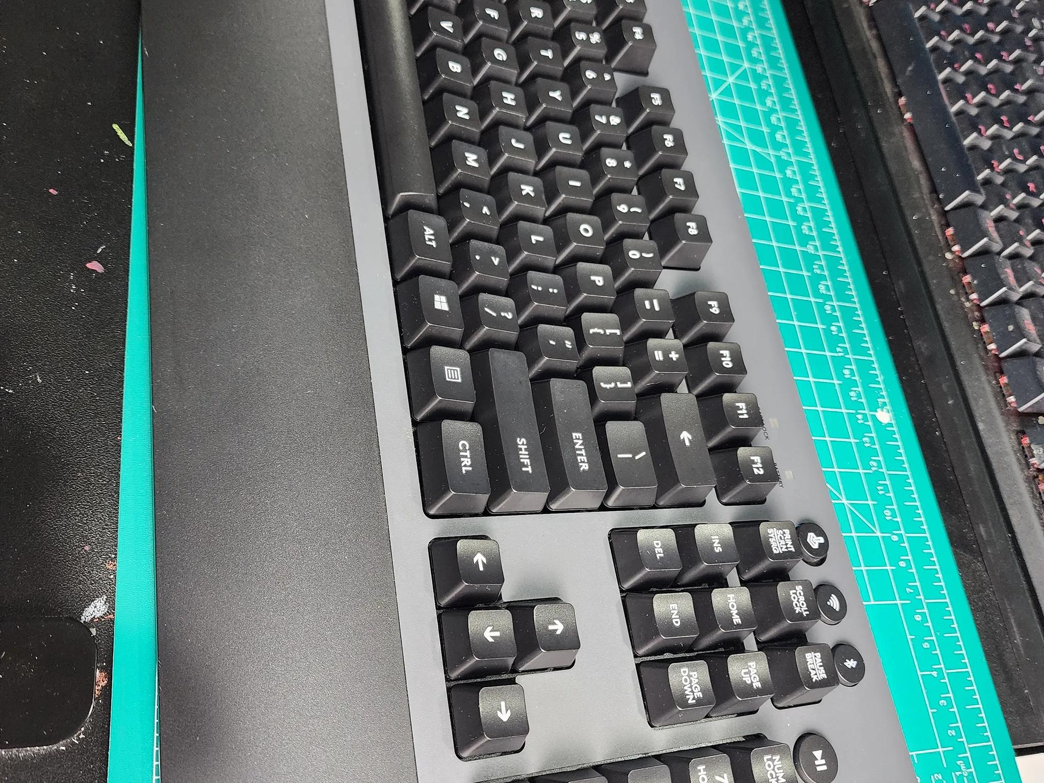 Logitech G613 Wireless Gaming Mechanical Romer-G Switch Keyboard in Black