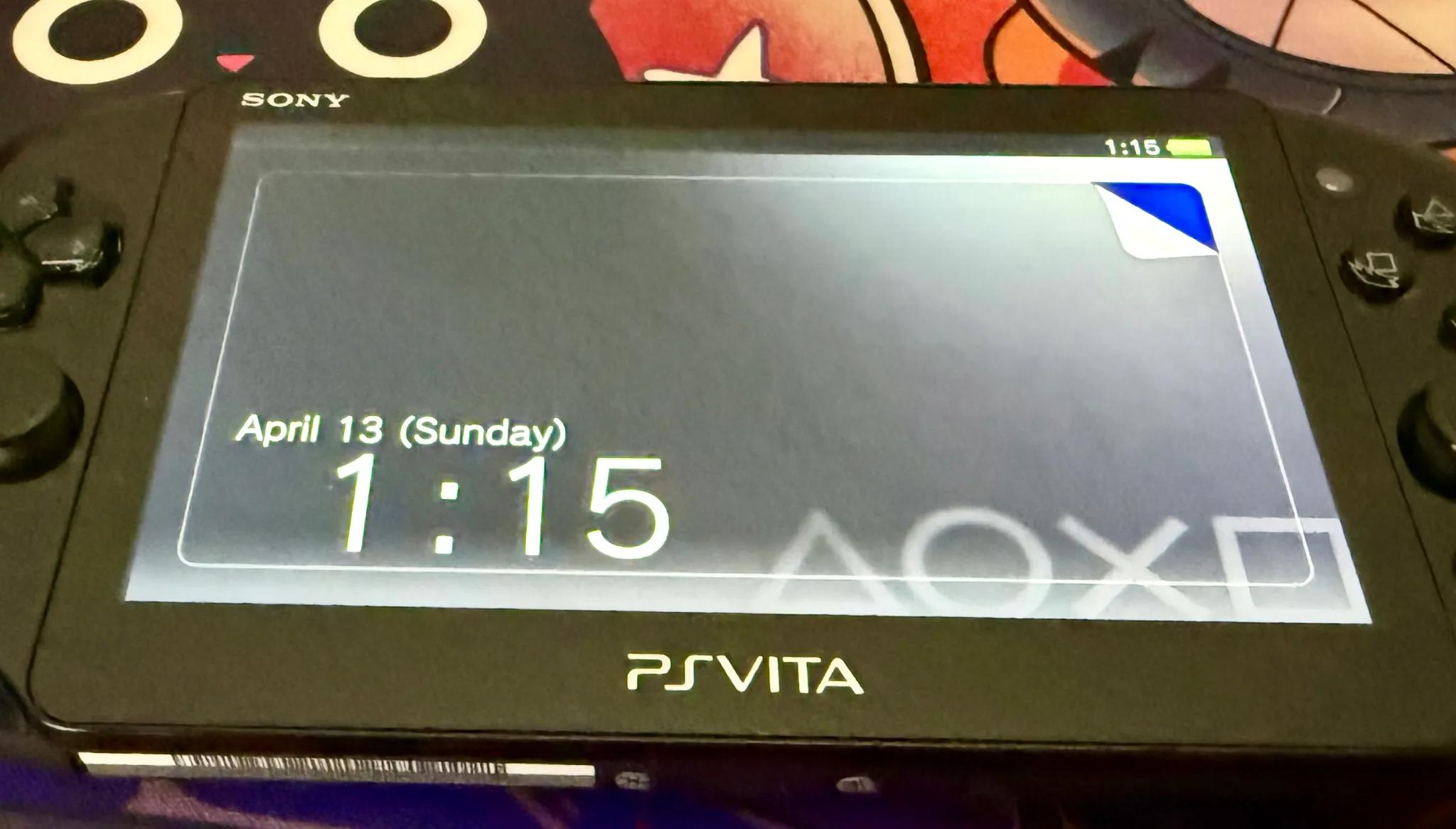 PSVita + 5 PSVita Games Console Black JP Ver.(PCH-2000ZA11)