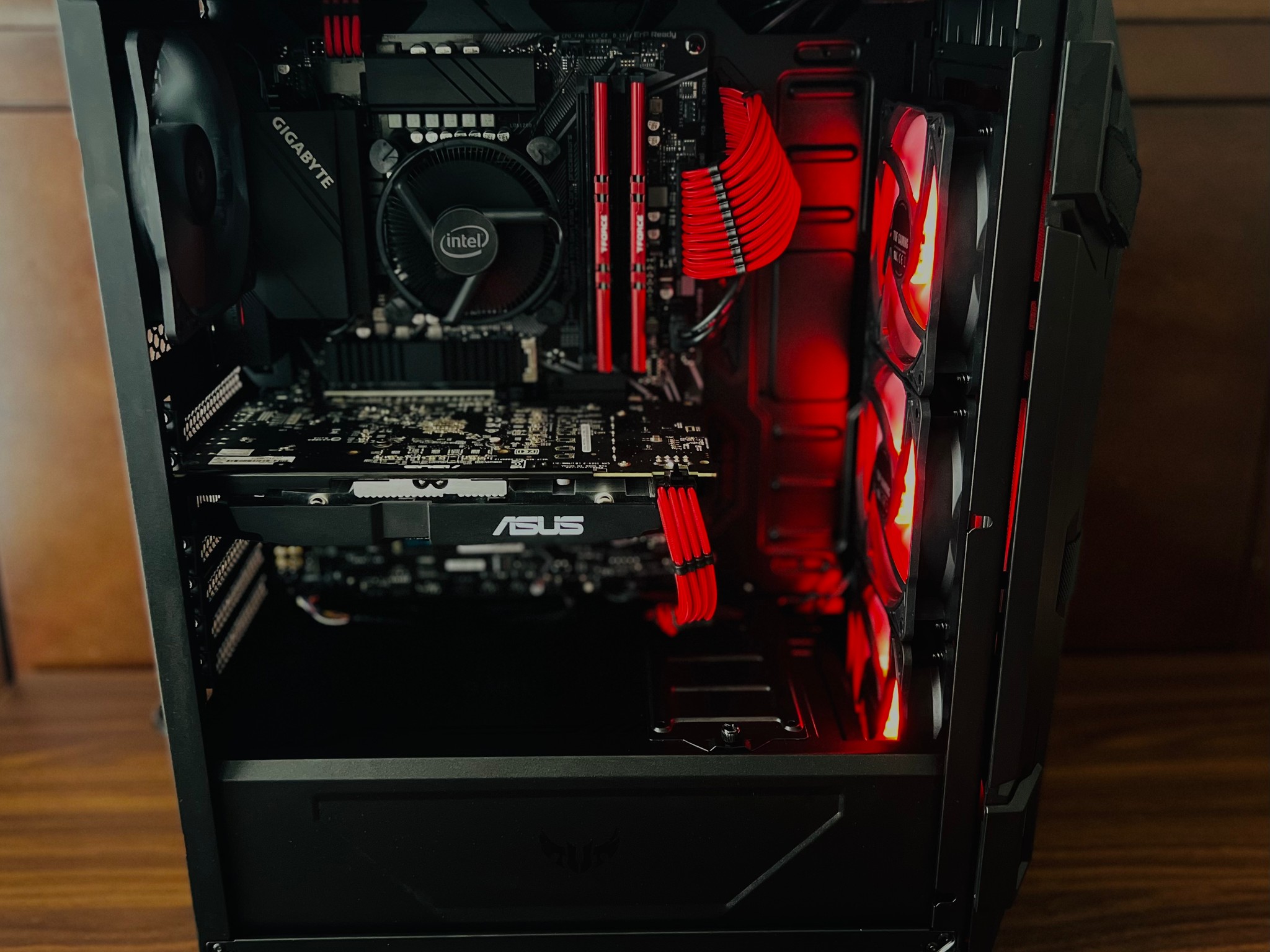 Core i3-10105f - RX 580 4GB - Custom Gaming PC - Desktop - 16gb ddr4 RAM - Budget Gaming PC - RGB.