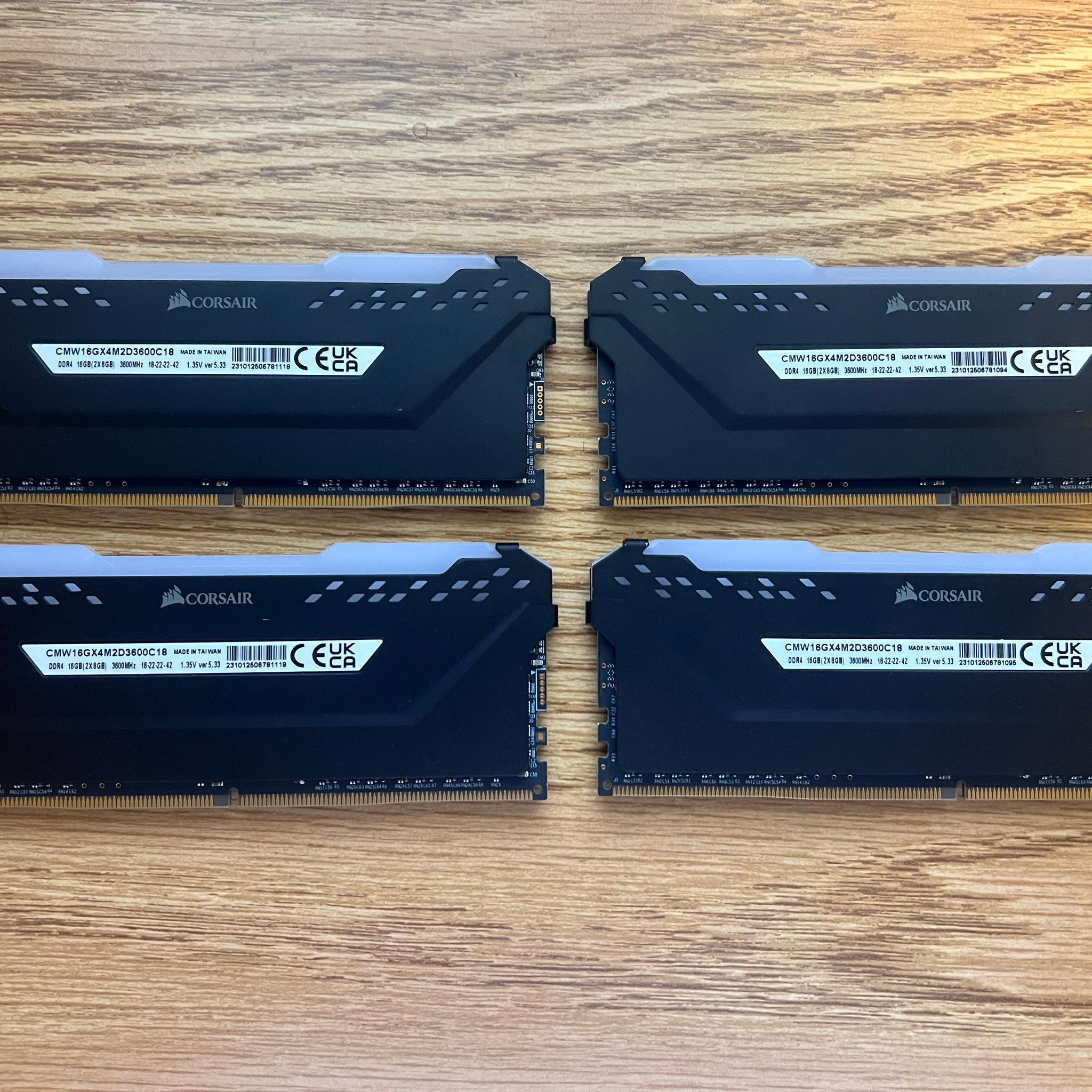 32GB (4x8GB) DDR4-3600MHz CL18 Corsair Vengeance RGB PRO RAM Memory