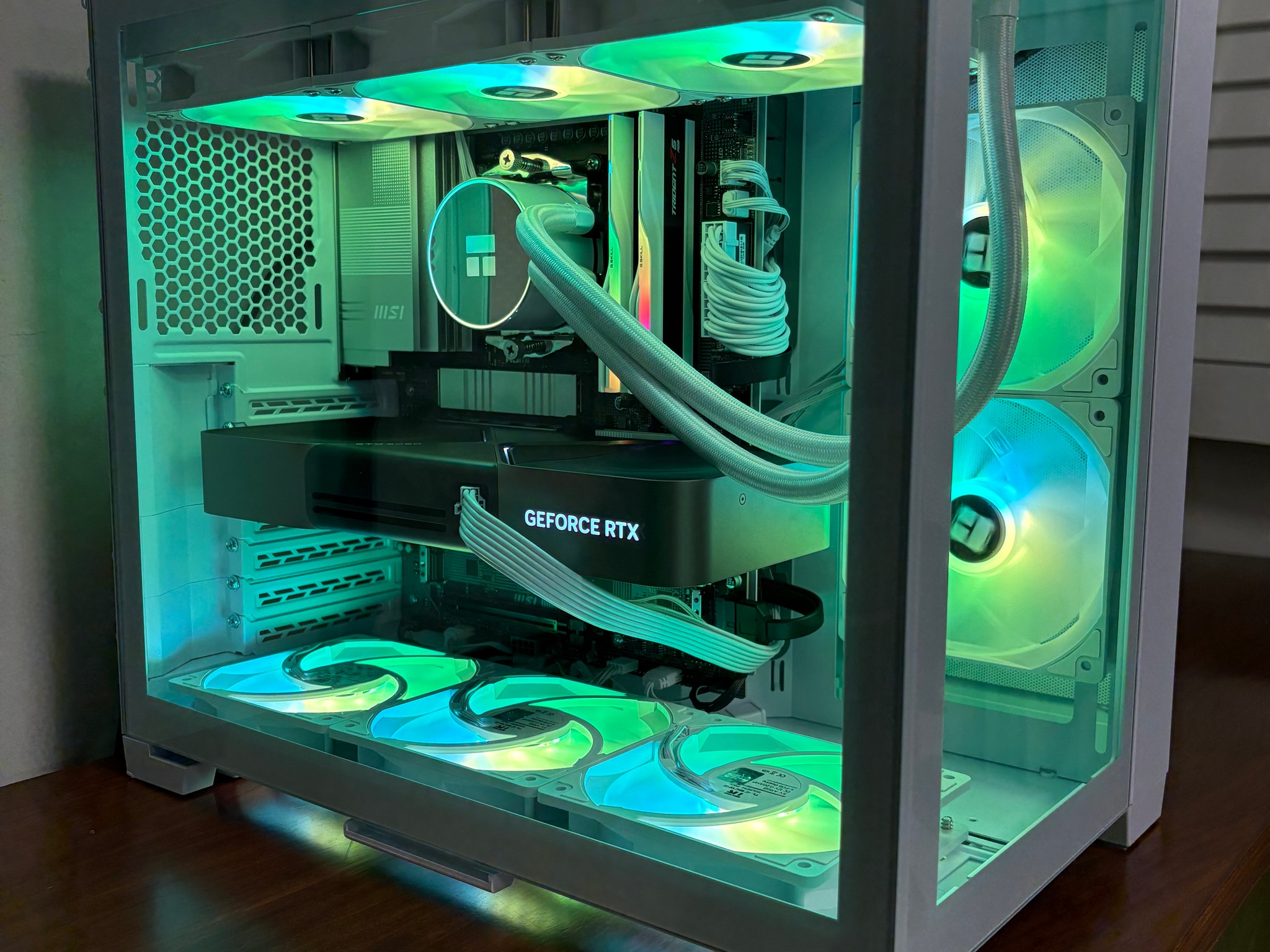 RTX 5080 | Ryzen 7 7800X3D | 64GB DDR5 | 2TB NVMe | 850W Gold | Lian Li O11 Dynamic Mini (White)