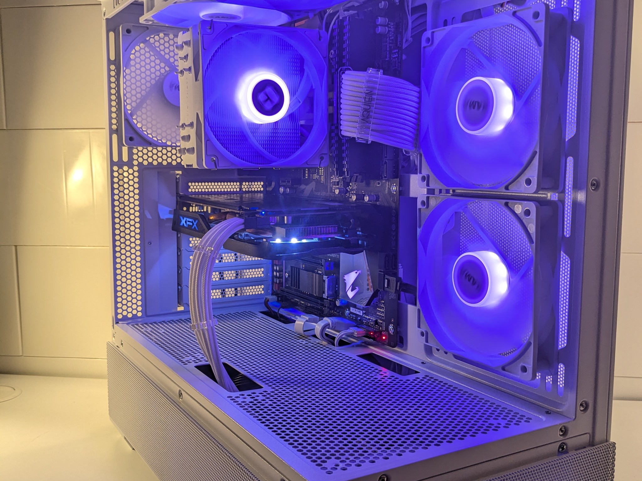 White RGB Gaming PC | 16GB RAM | WiFi | Ready to Play Fortnite, Minecraft, Valorant