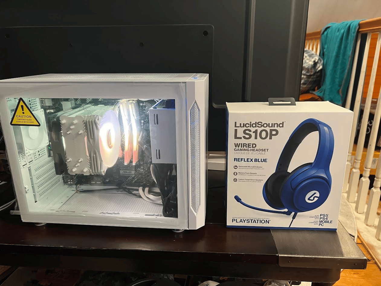 "Shoebox" / Ryzen 5 5600g Igpu gaming pc with free headset