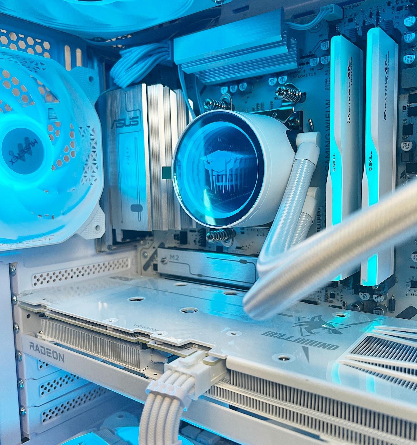 Liquid Cooled AMD RX 9060 XT 16GB Ryzen 8400F 16GB DDR5 1 TB M.2 Gaming PC
