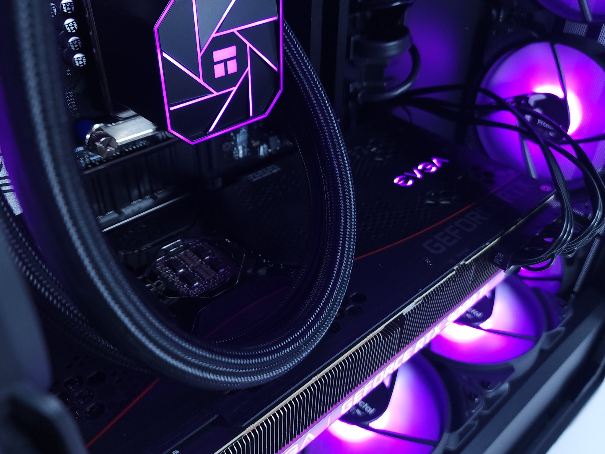 💜🖤1440p Gaming | RTX 3080 Ti FTW3 | Intel Core i5 12600KF | 32GB 3200MHz | 1TB M.2 NVMe SSD Gen 4