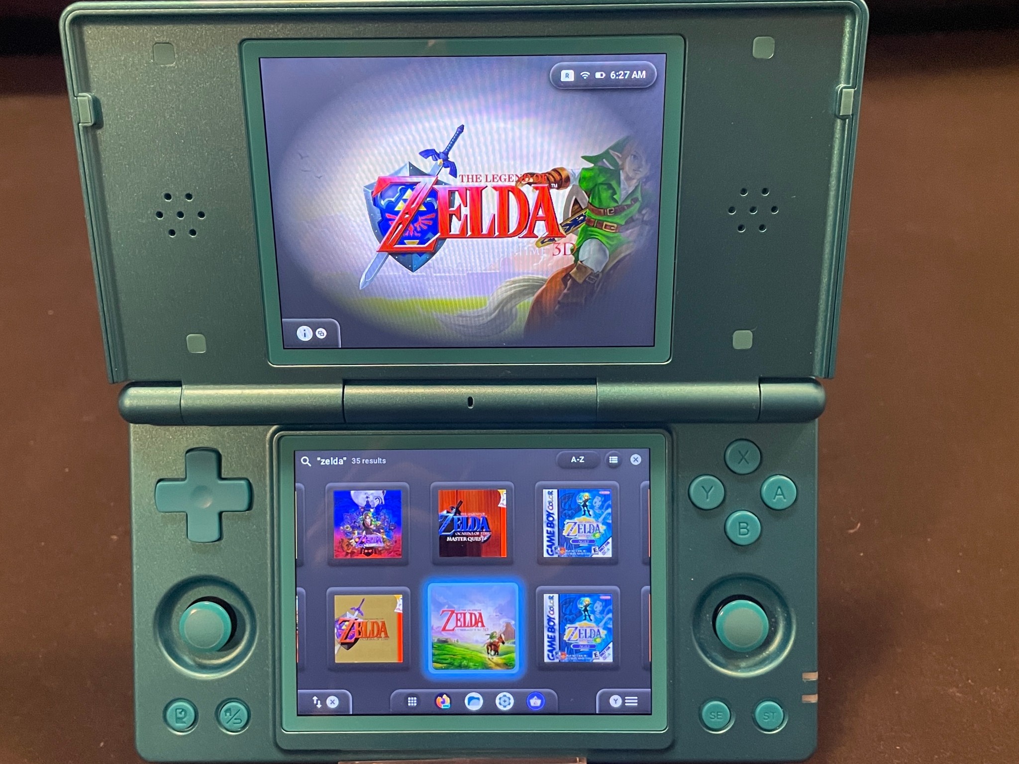 Clamshell Retro Game Console Handheld 128gb With Custom OS