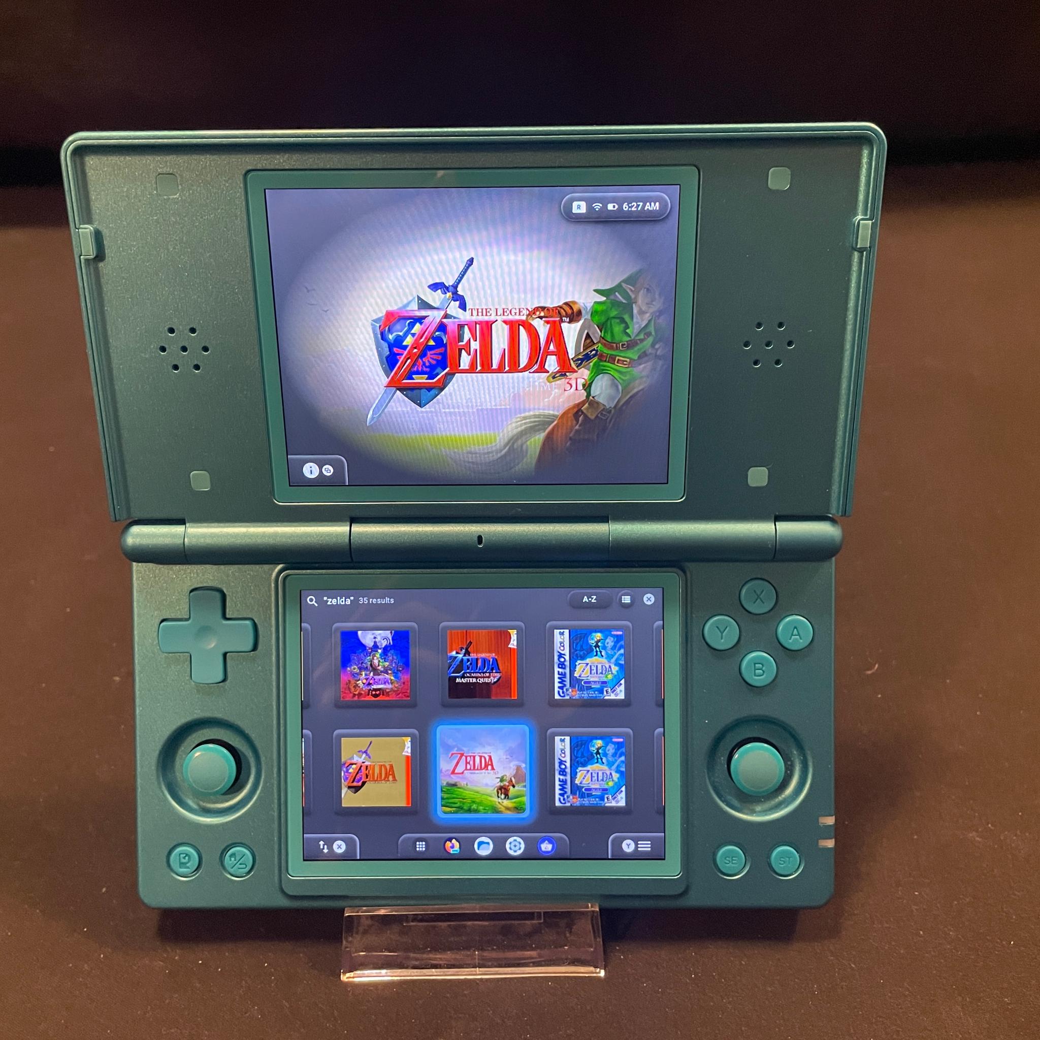 Clamshell Retro Game Console Handheld 128gb With Custom OS