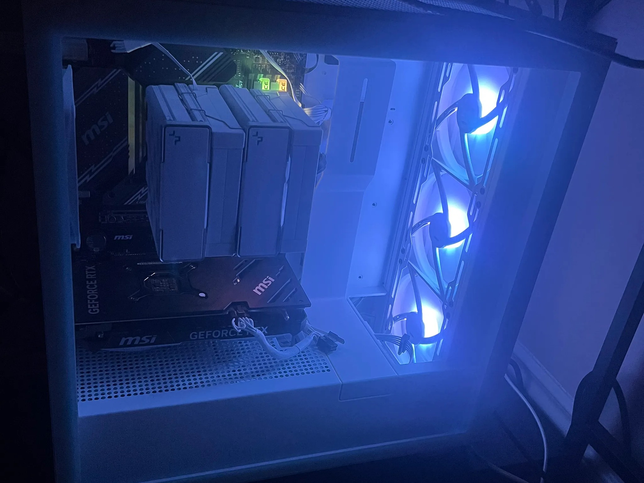 Intel i7-13700k, RTX 4070, MSI b760 plus WIFI